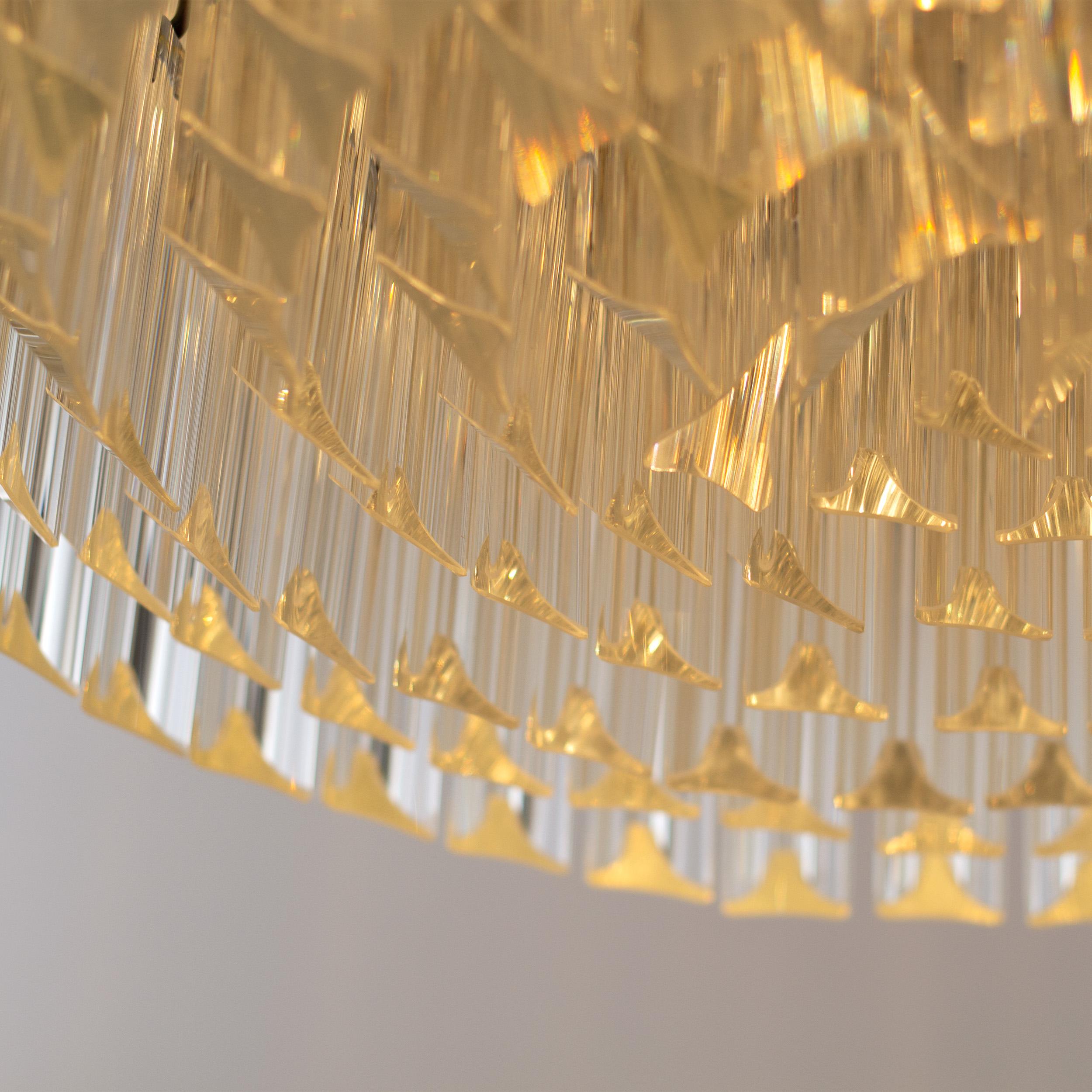 Contemporary Grande lampadario con triedri vetro di Murano ispirato al mid-century italiano For Sale