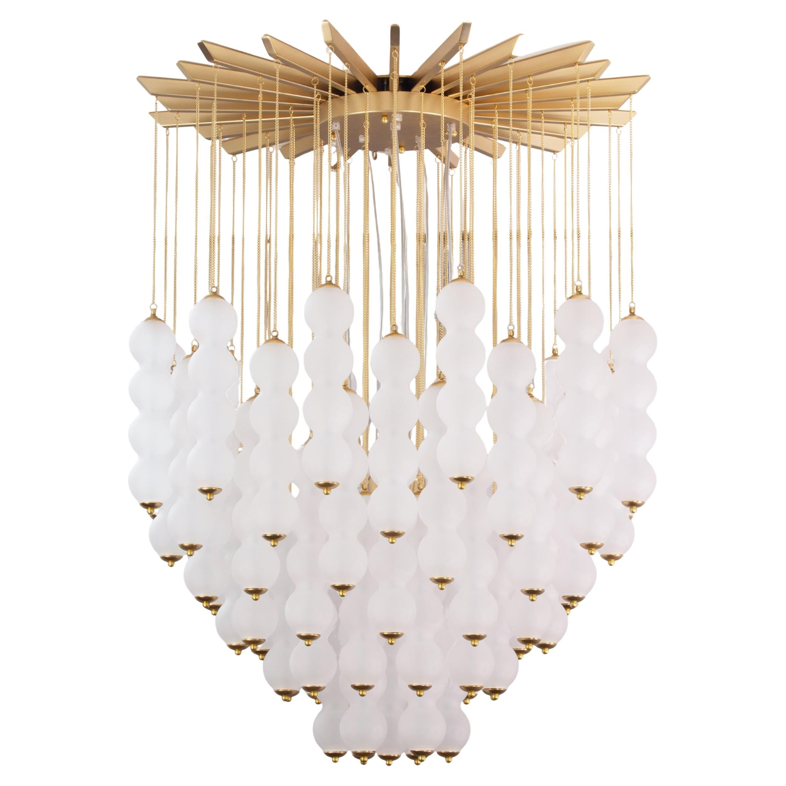 Grande lampadario con vetri di Murano pendenti, ispirato al mid-century italiano For Sale