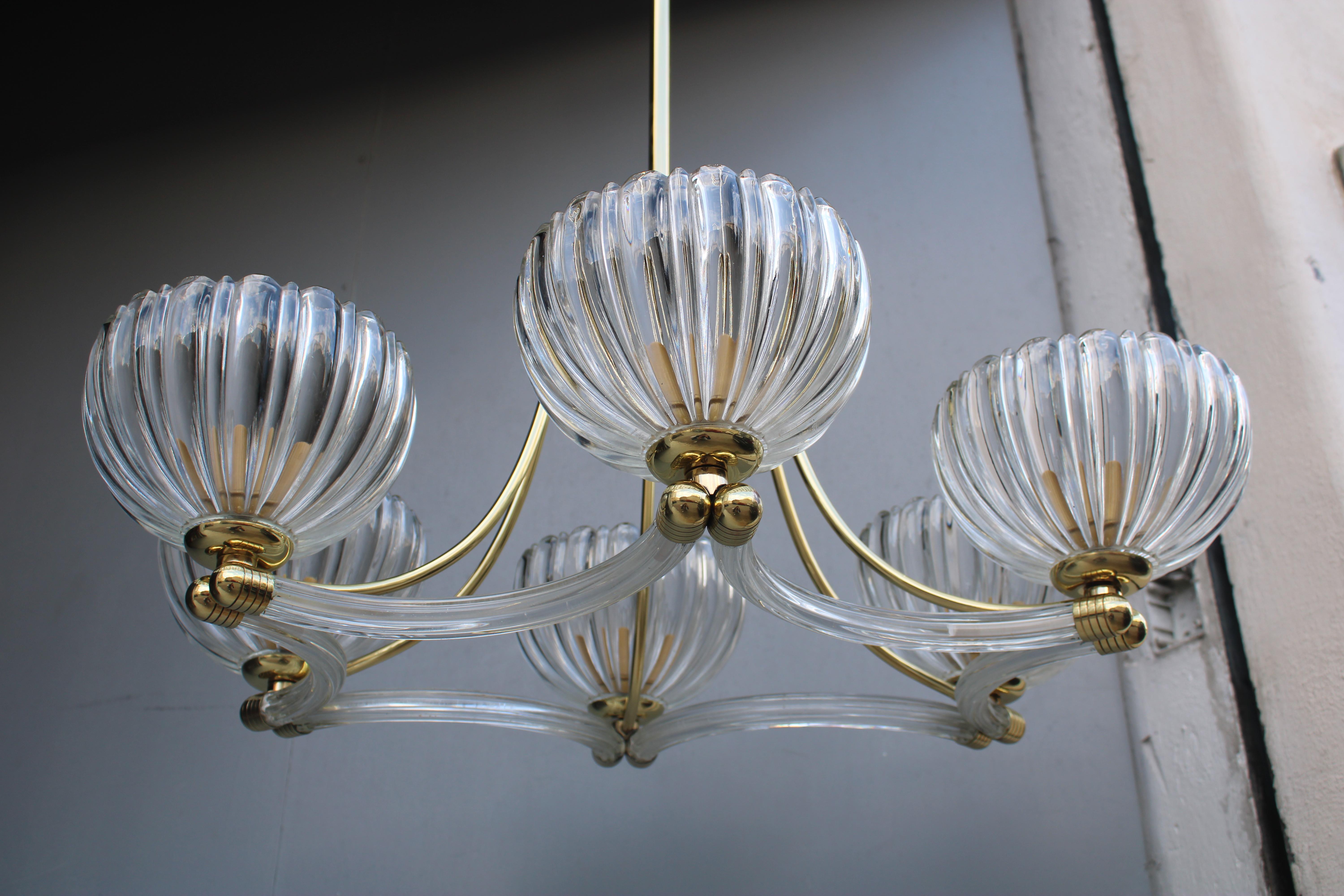 Großer eleganter Barovier-Kronleuchter aus Muranoglas und Messing von 1940 im Zustand „Gut“ im Angebot in Palermo, Sicily