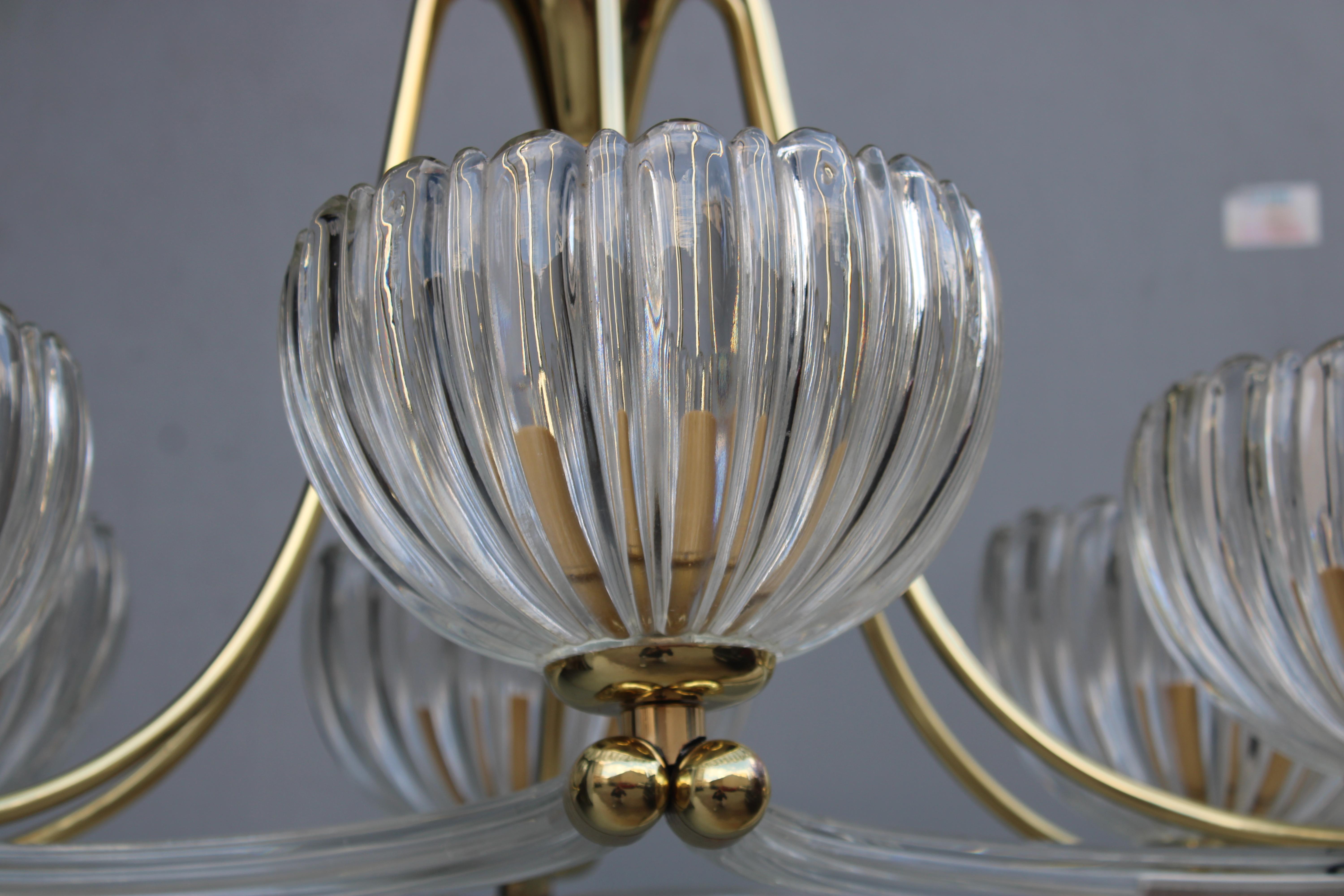 Großer eleganter Barovier-Kronleuchter aus Muranoglas und Messing von 1940 (Mid-20th Century) im Angebot
