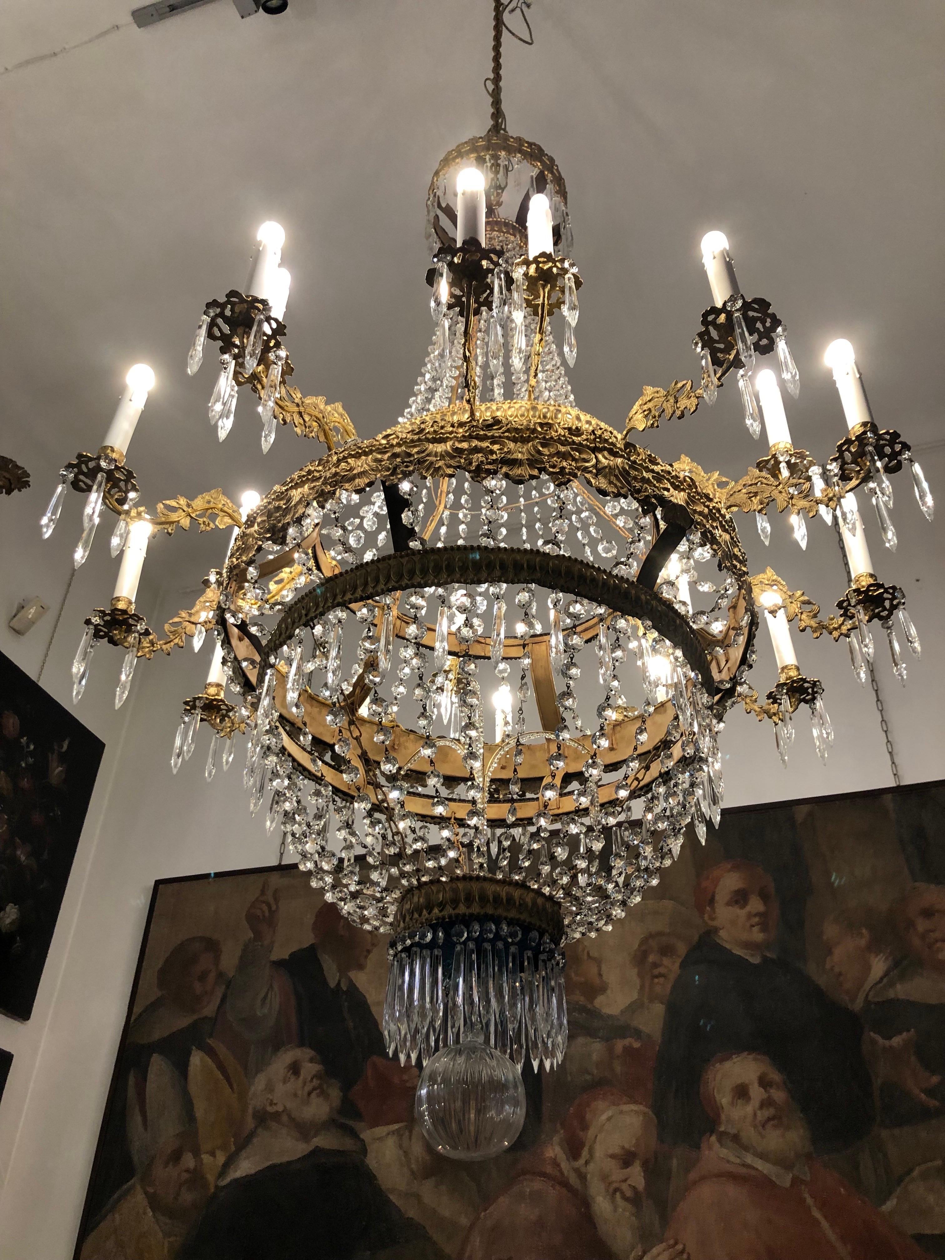 Grande Lampadario Impero Italiano 18 Luci Cristallo e Ottone Dorato XVIII Secolo in vendita 6