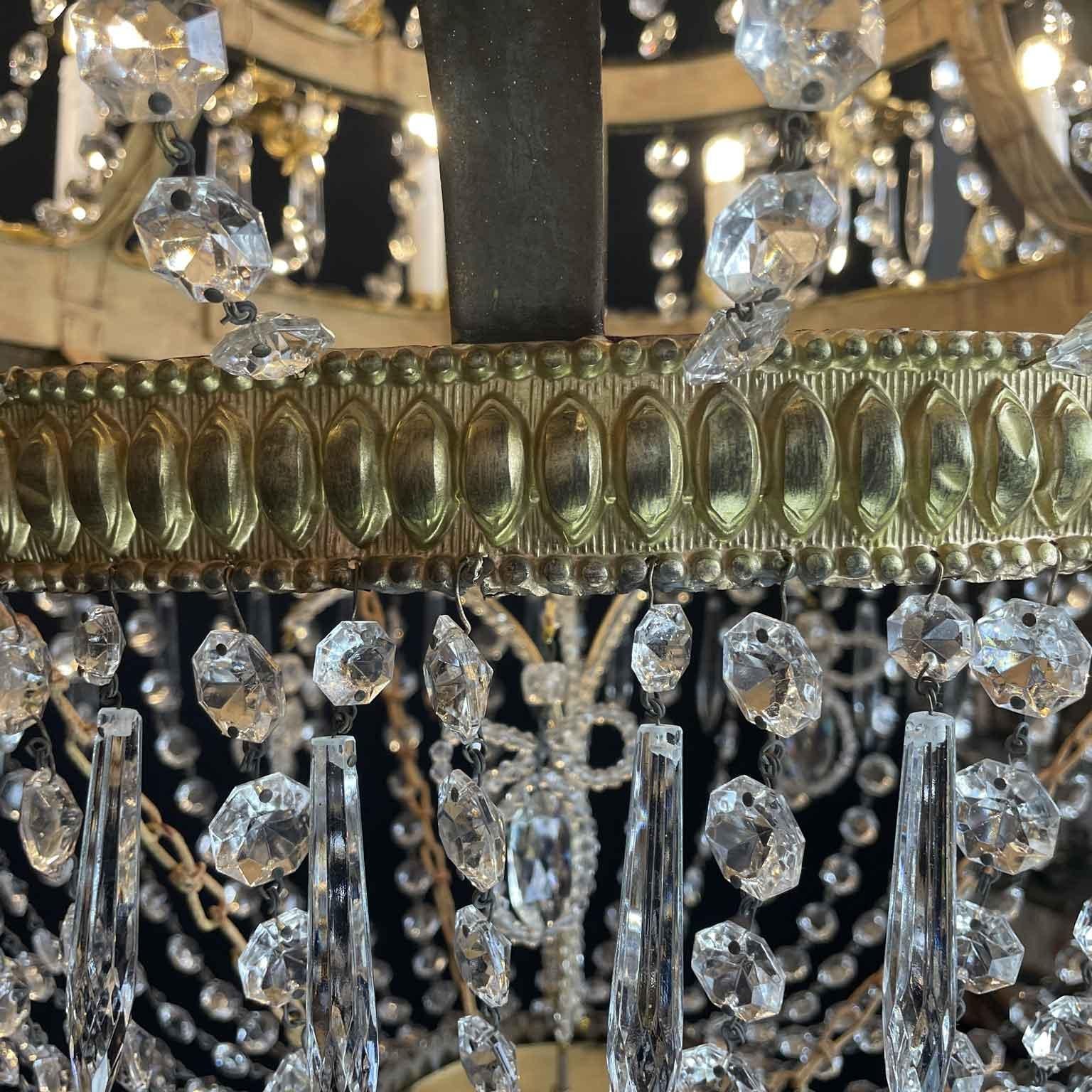 Grande Lampadario Impero Italiano 18 Luci Cristallo e Ottone Dorato XVIII Secolo en venta 11