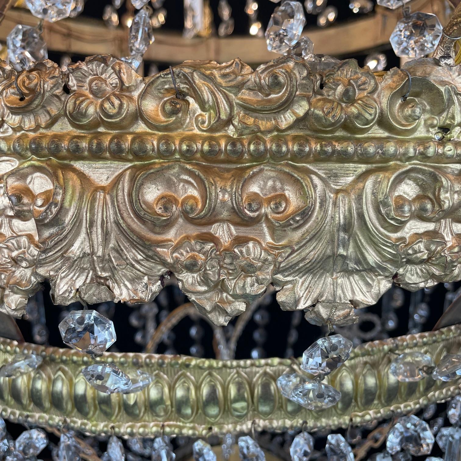 Grande Lampadario Impero Italiano 18 Luci Cristallo e Ottone Dorato XVIII Secolo in vendita 3