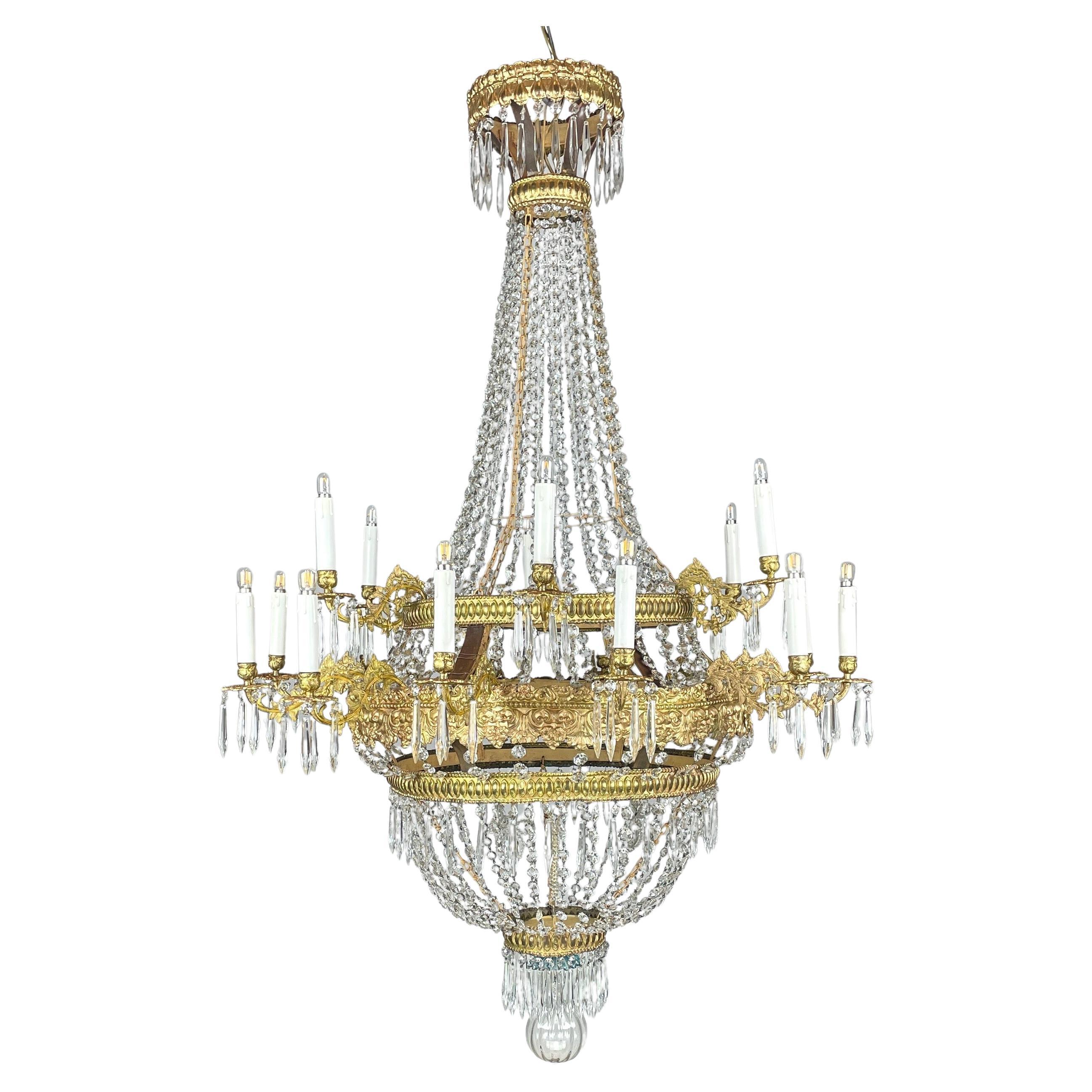 Grande Lampadario Impero Italiano 18 Luci Cristallo e Ottone Dorato XVIII Secolo in vendita