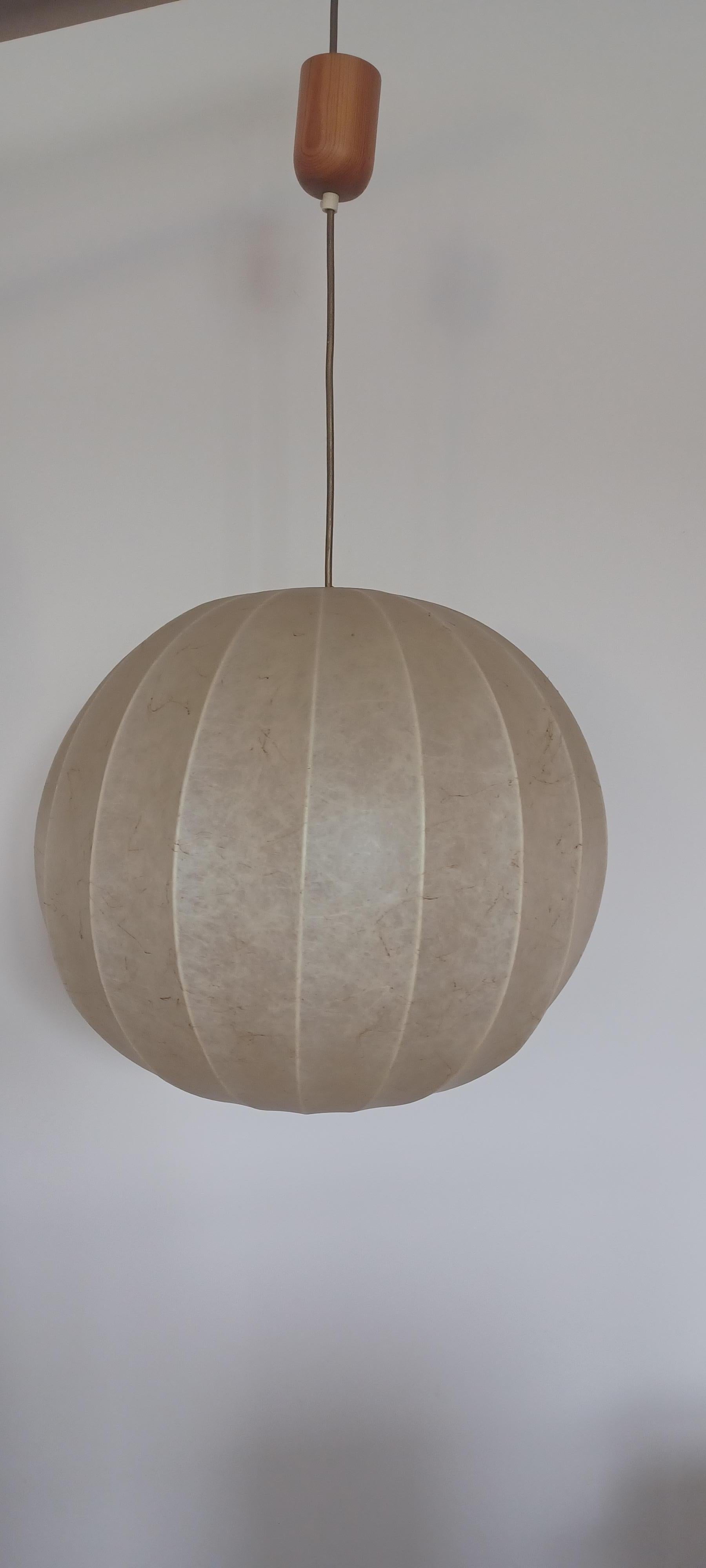 Grande lampadario in cocoon anni 70 For Sale 2