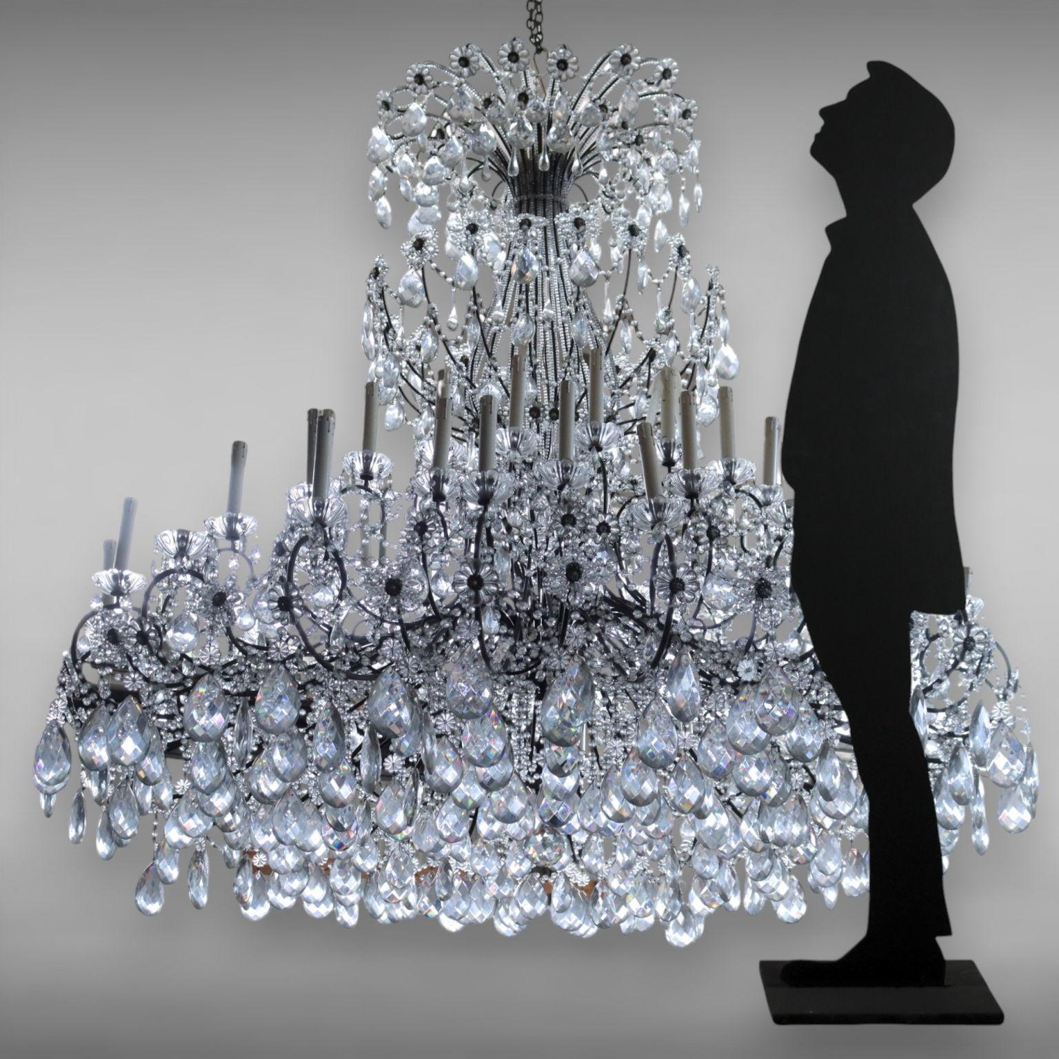 Other Large Crystal Chandelier Italy 20th Century  For Sale