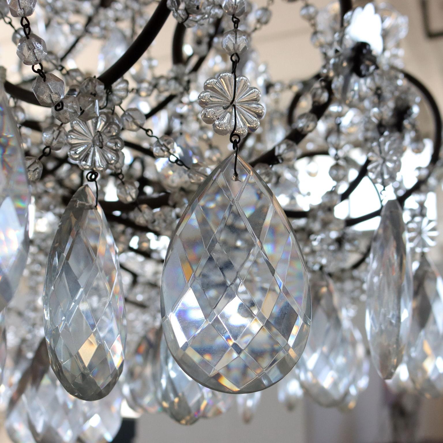 Italian Large Crystal Chandelier Italy 20th Century  For Sale
