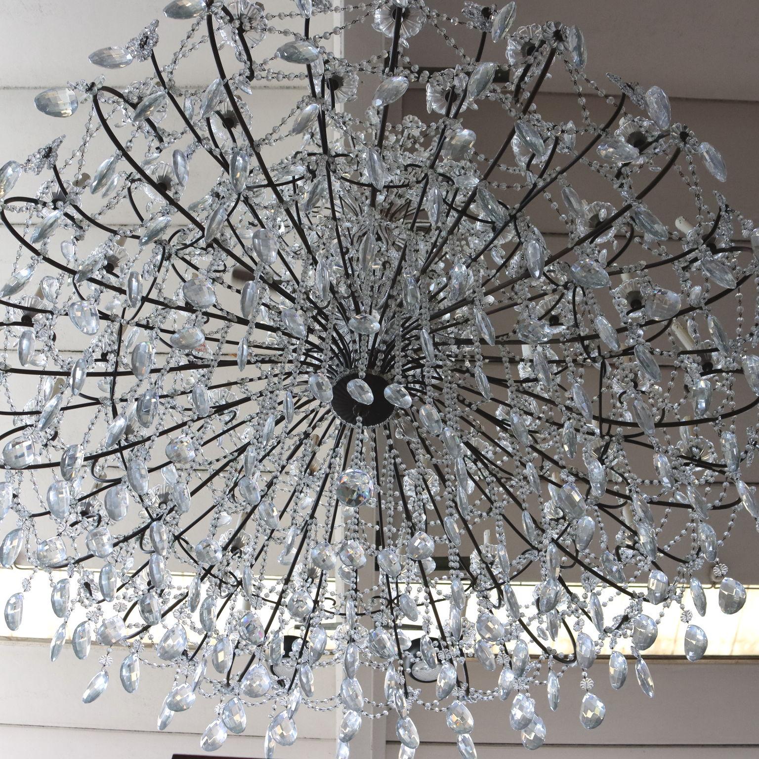 Grand lustre en cristal Italie 20ème siècle  en vente 2