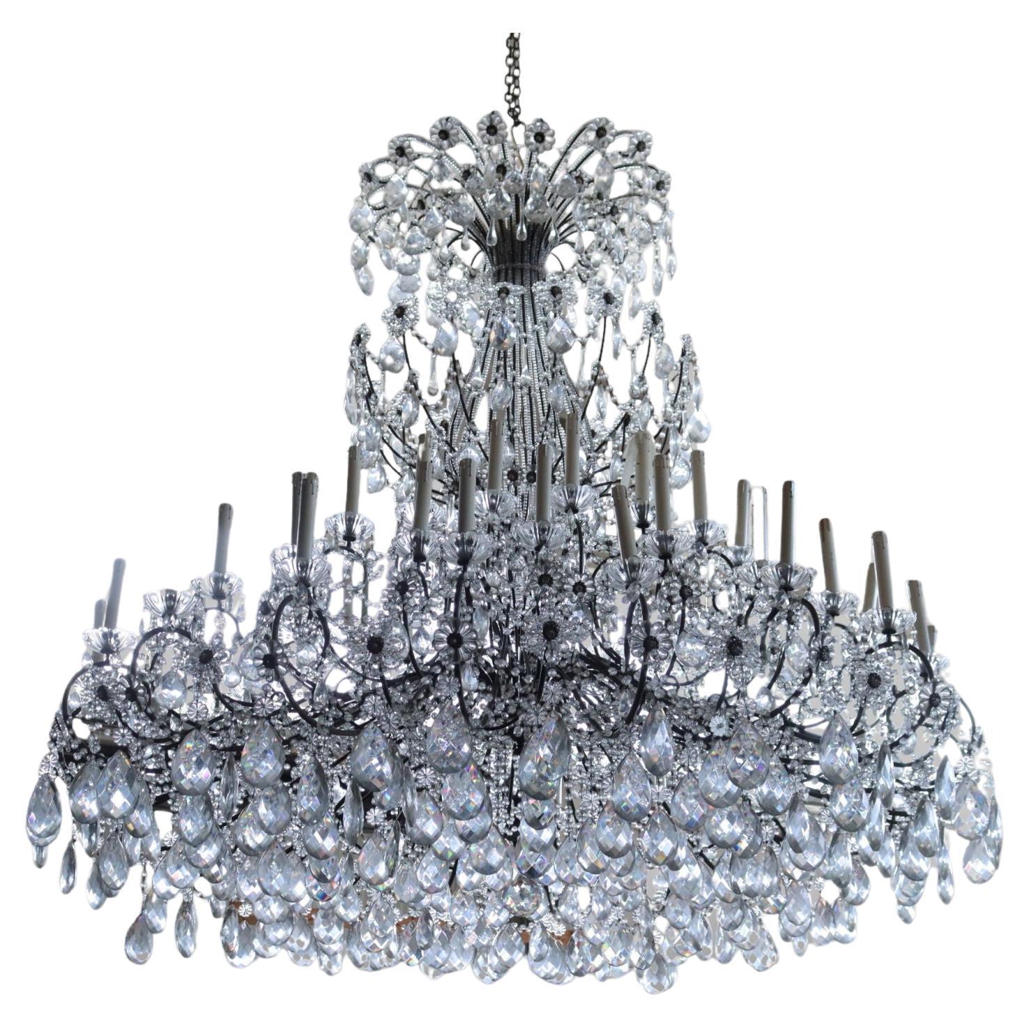 Large Crystal Chandelier Italy 20th Century  For Sale