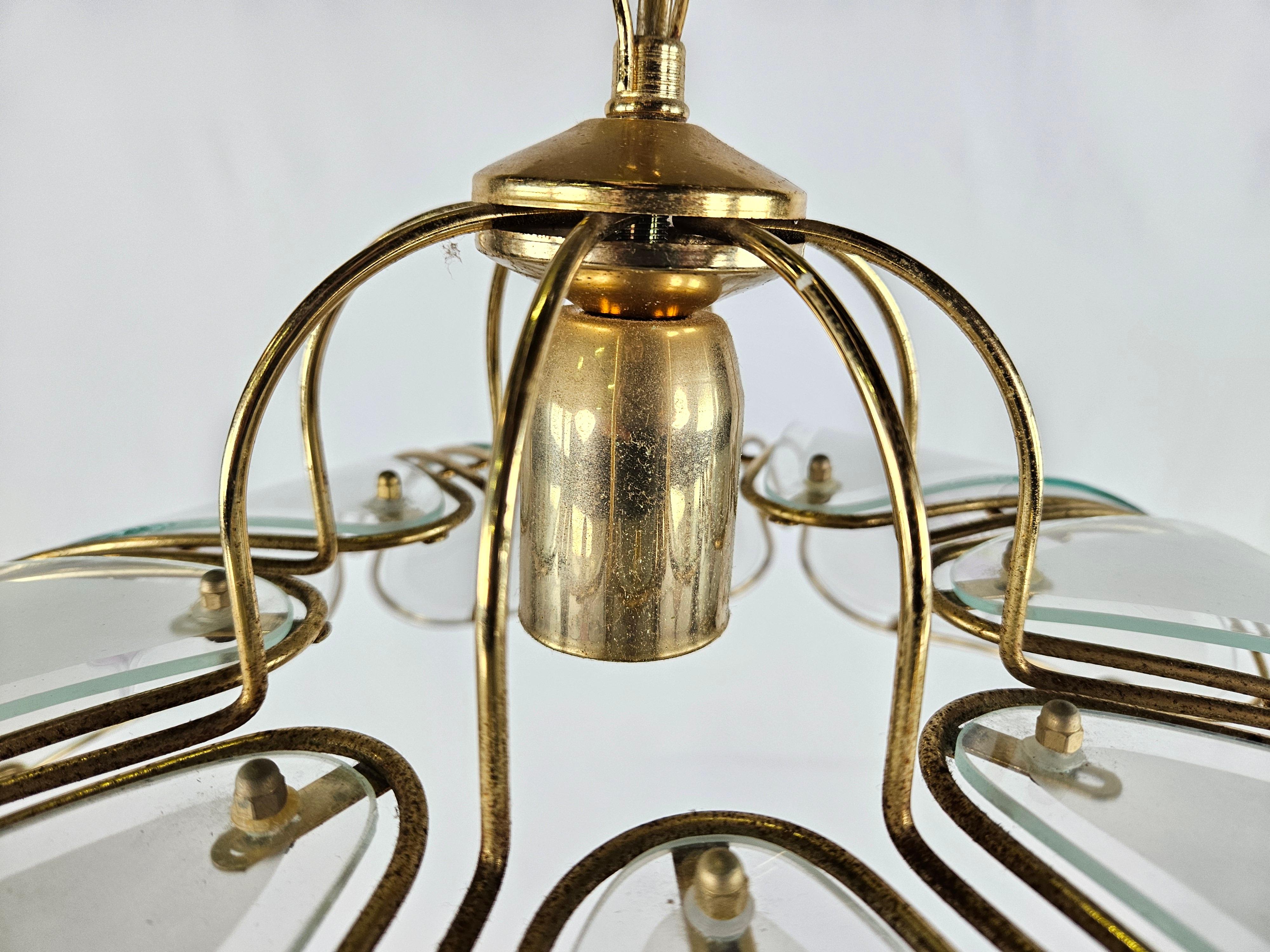 Large brass and frosted glass chandelier with floral decoration 20th century For Sale 7