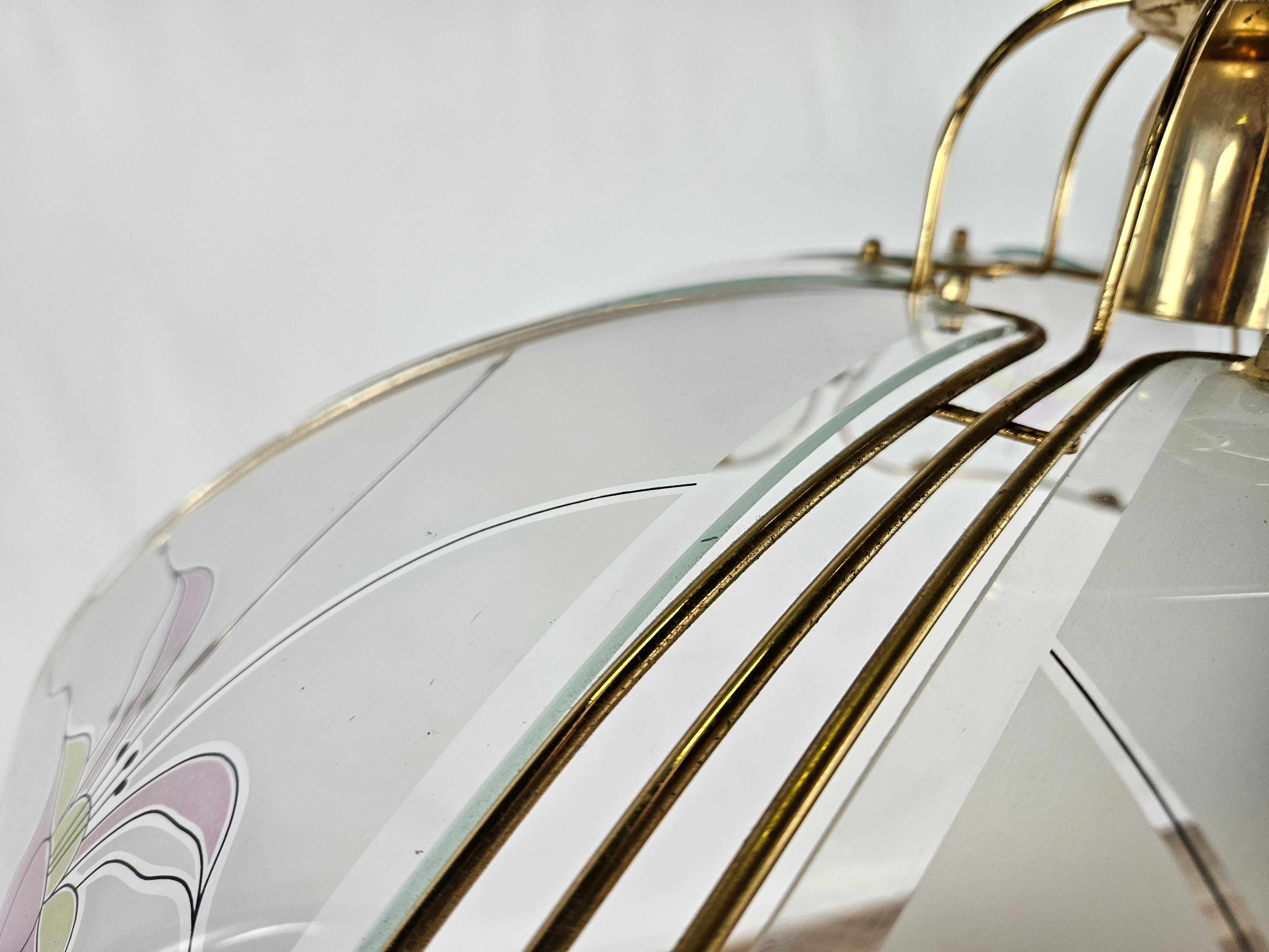 Grand lustre en laiton et verre dépoli à décor floral 20e siècle Bon état - En vente à Premariacco, IT
