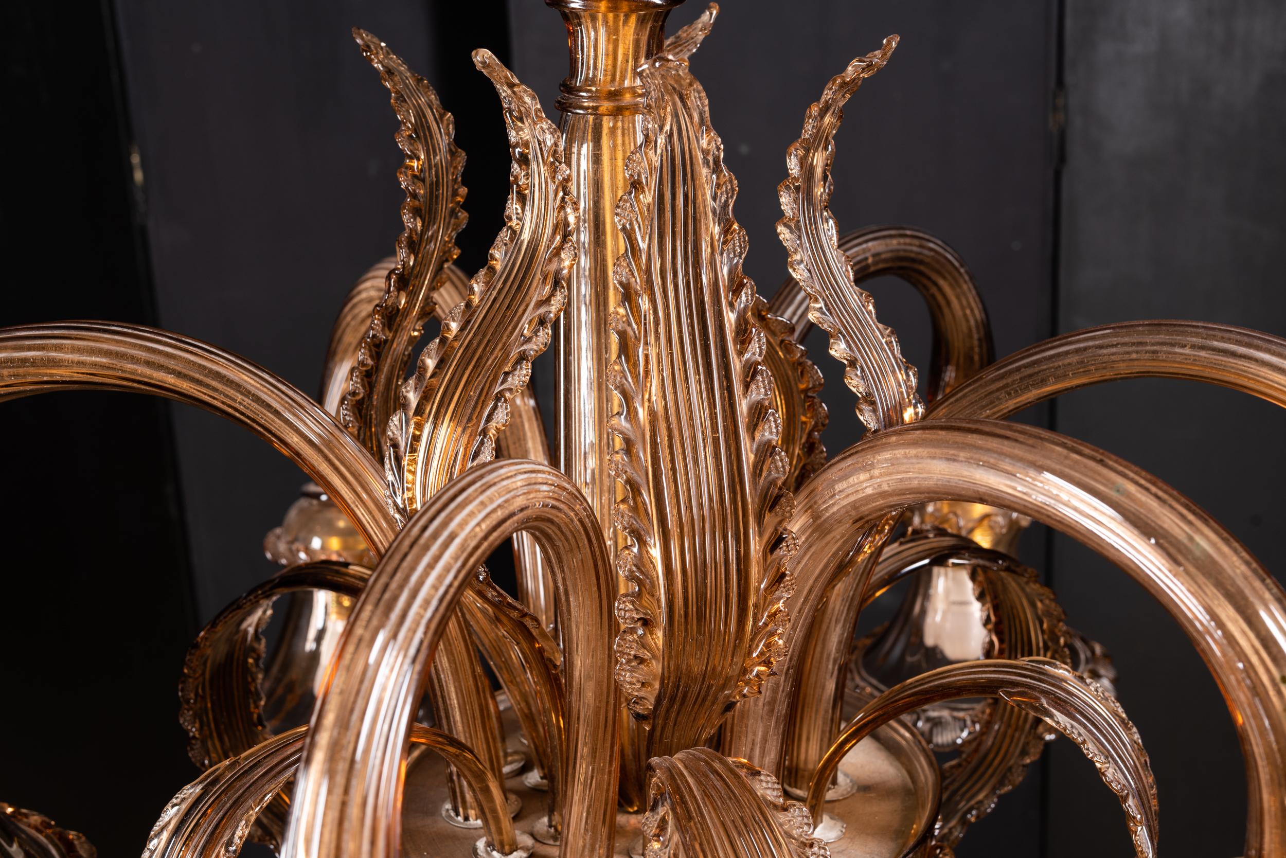 Large Murano glass chandelier decorated with leaves For Sale 5