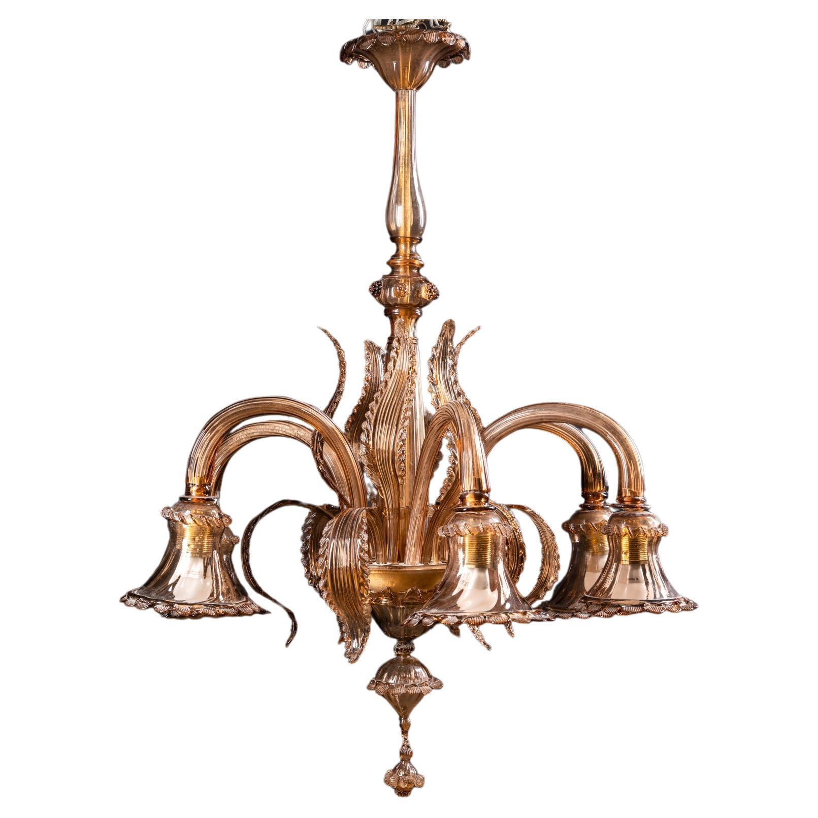 Large Murano glass chandelier decorated with leaves For Sale