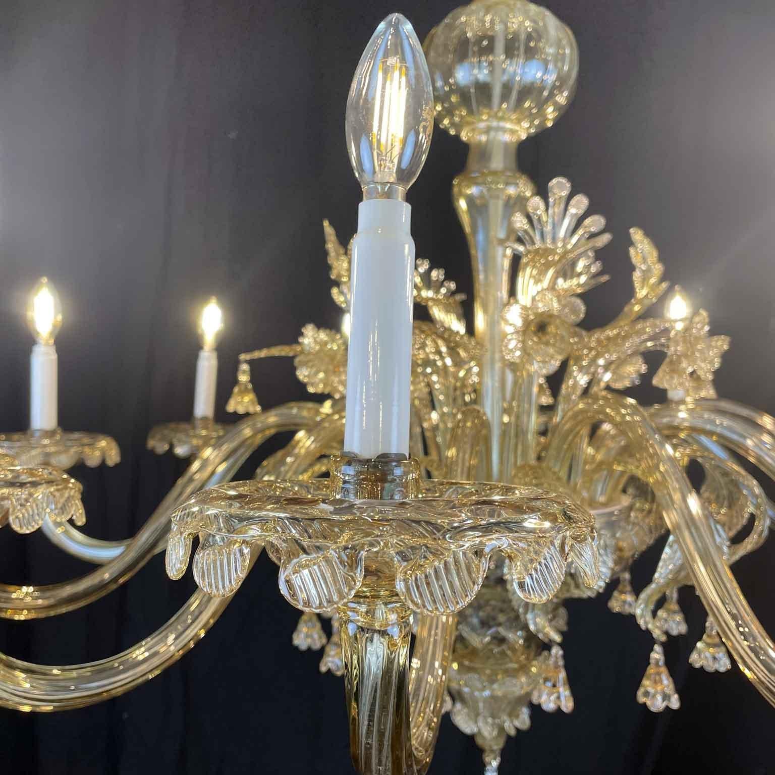 Large Italian Venetian Blown Glass Chandelier Early 1900s Twelve Lights 7