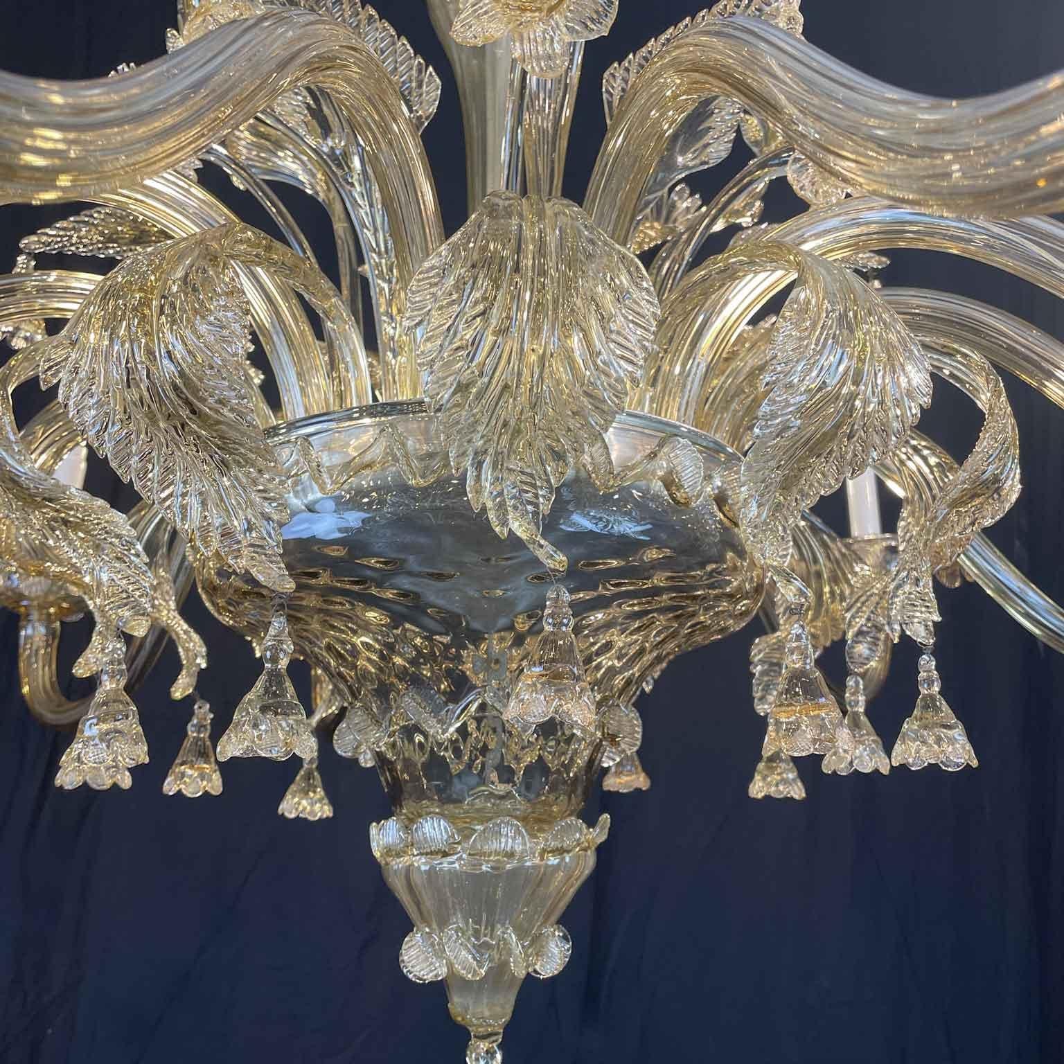 Large Italian Venetian Blown Glass Chandelier Early 1900s Twelve Lights 8