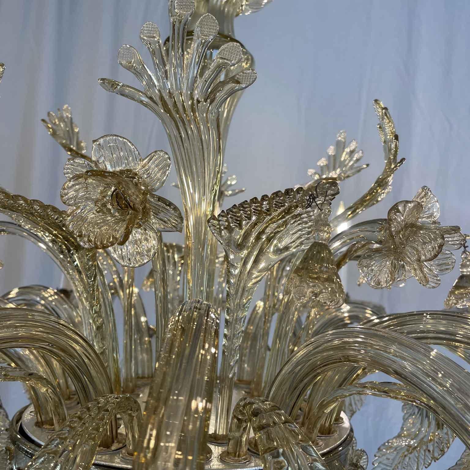 Large Italian Venetian Blown Glass Chandelier Early 1900s Twelve Lights In Good Condition In Milano, MI