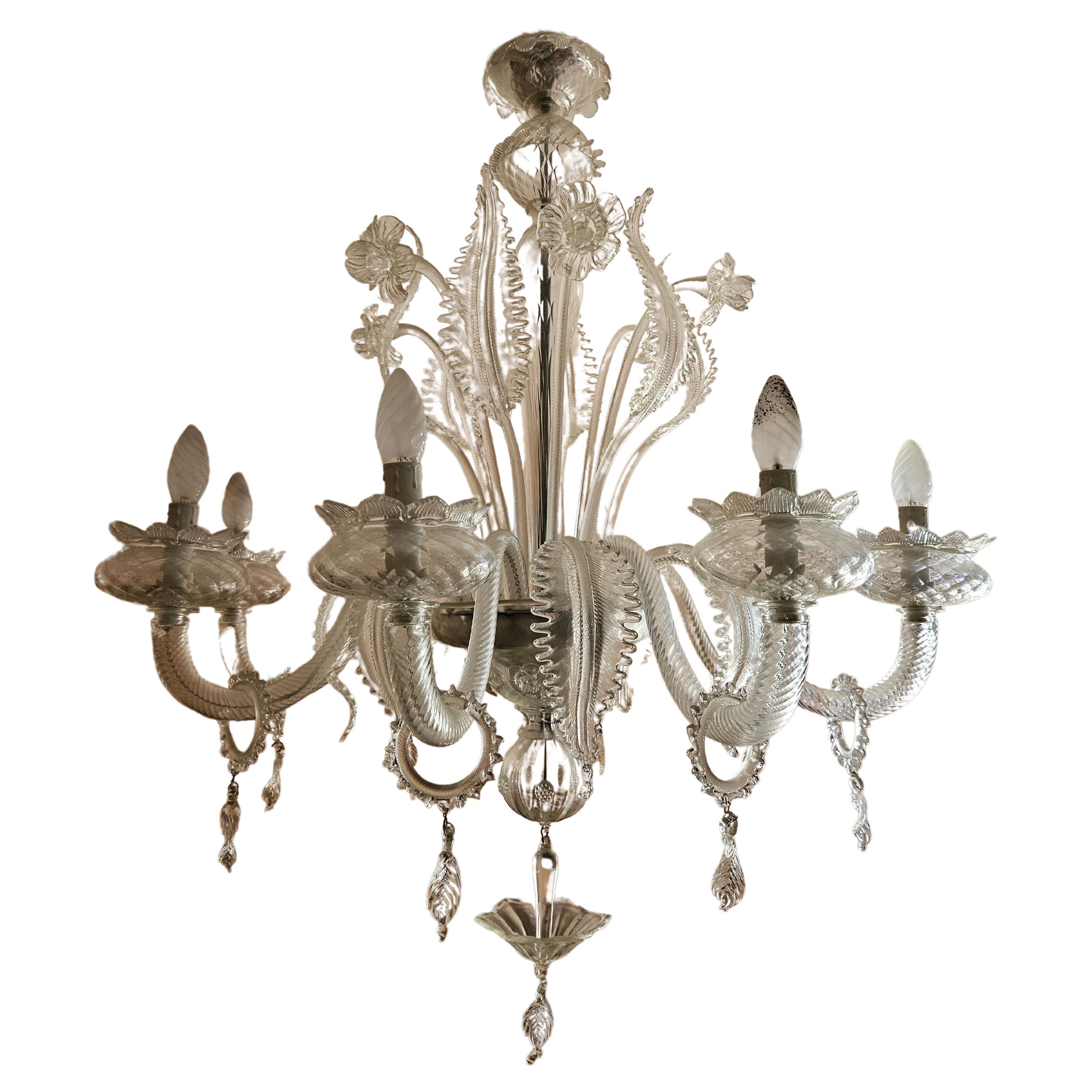 Large Venetian Murano glass chandelier with leaves and flowers and 8 light points For Sale