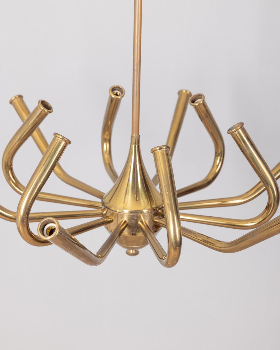 Mid-Century Modern Large vintage 1950s brass 12-light chandelier Italian design For Sale