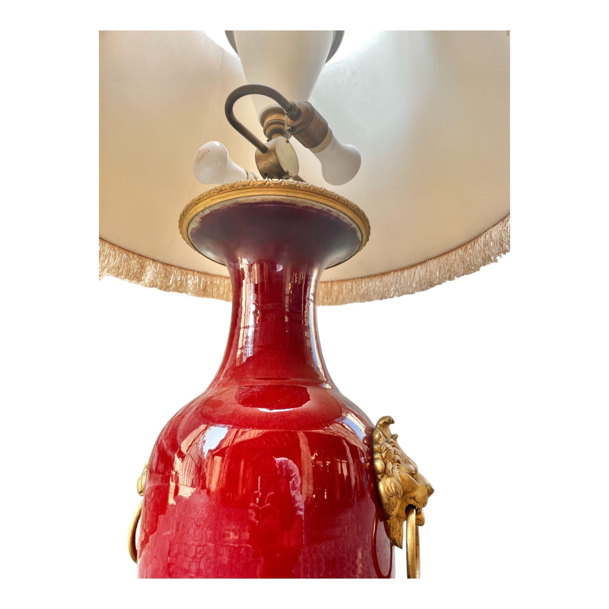 Französische Lampe aus Bronze und Keramik im Pariser Stil des 20. Jahrhunderts  (19. Jahrhundert) im Angebot