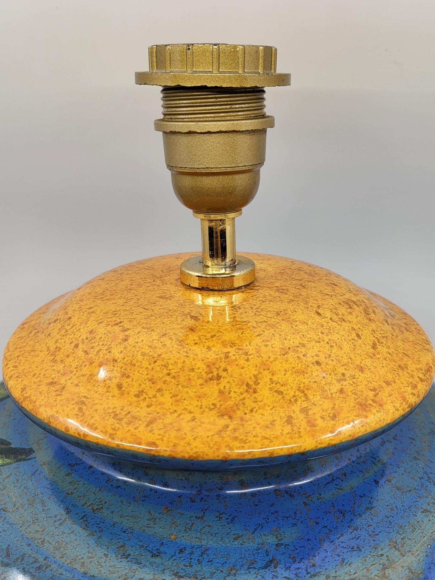 French Provincial Grande Lampe Hubert Olivier en céramique française décor French Riviera 1990 For Sale