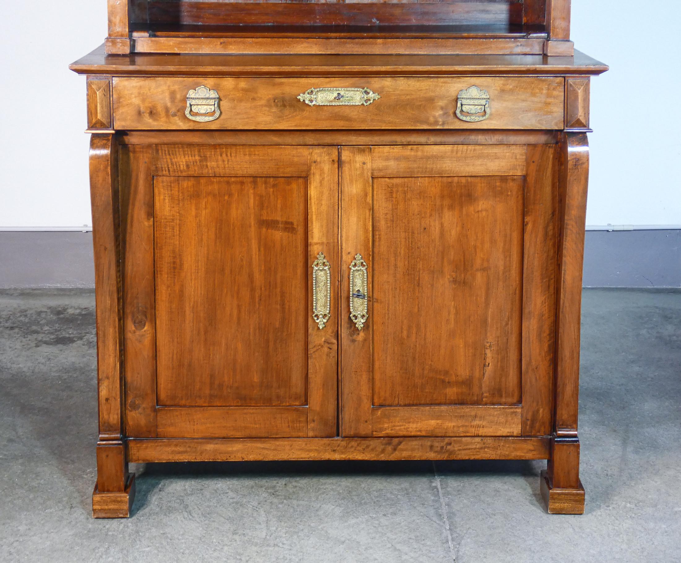 Large Empire-style sideboard bookcase made of solid walnut wood. Early 19th century For Sale 2