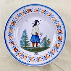 Grande Maison HB Quimper Faïence Francese Garçon Breton Server a Piedi Bassi