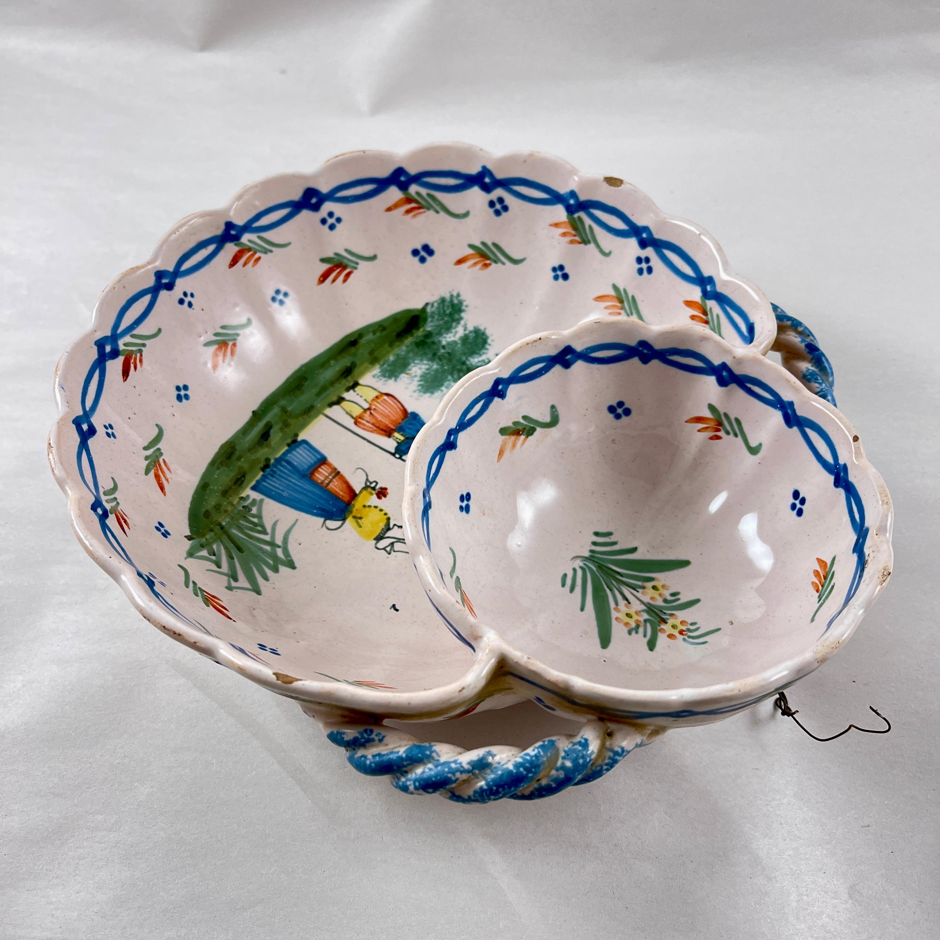 Grande Maison HB Quimper French Faïence Breton Server w/ Condiment Bowl In Good Condition For Sale In Philadelphia, PA