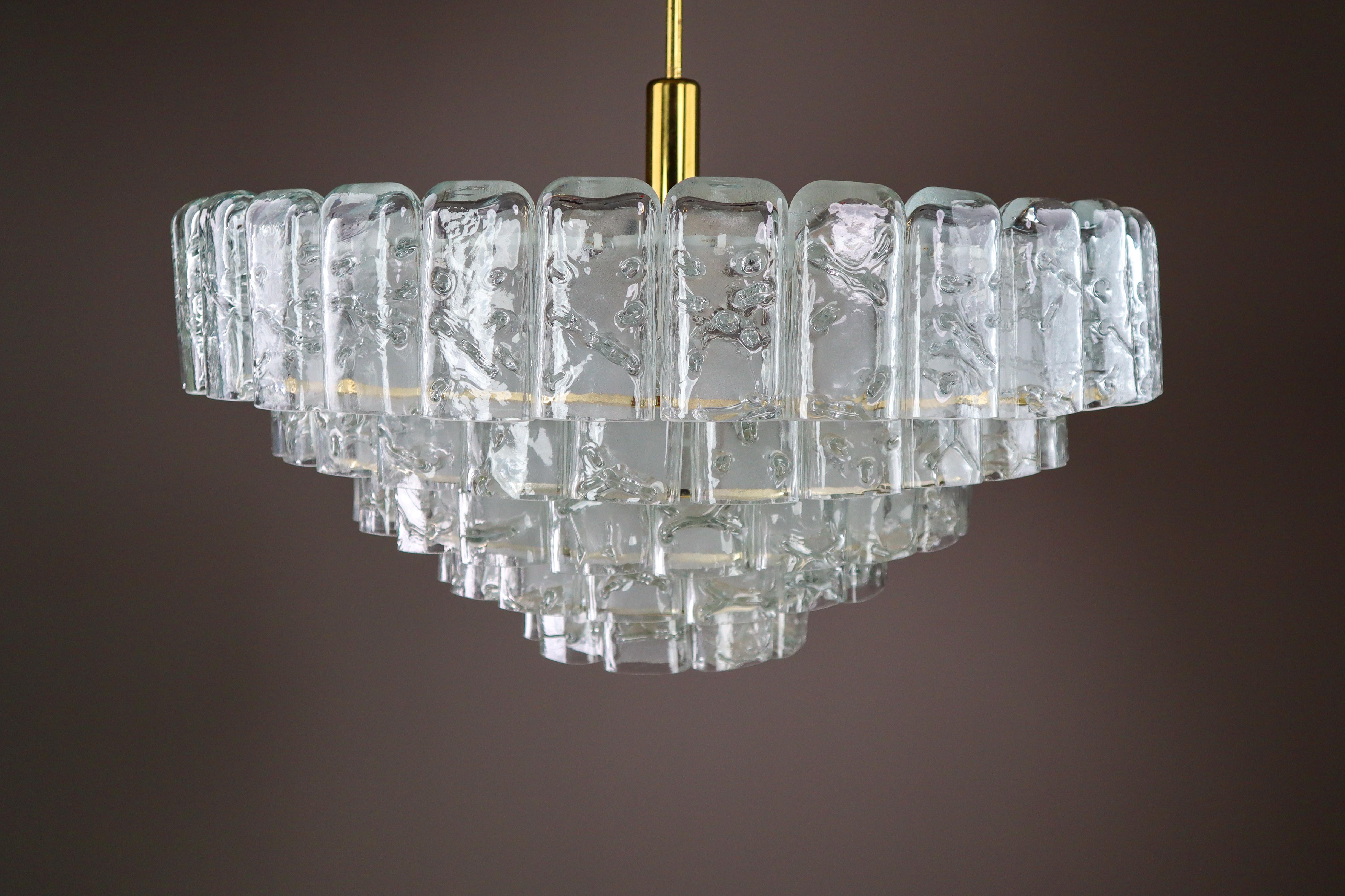 20th Century Grande Midcentury-Modern Brass Chandelier by Doria Leuchten, Germany, 1960s. For Sale