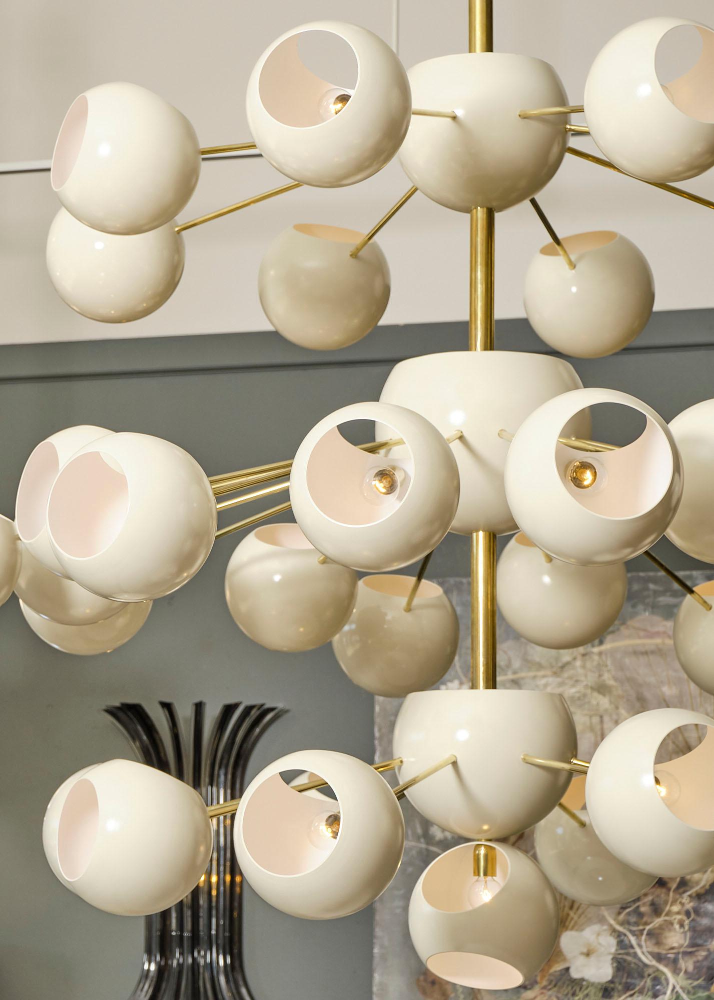 Italiano Grande lampadario italiano modernista in vendita