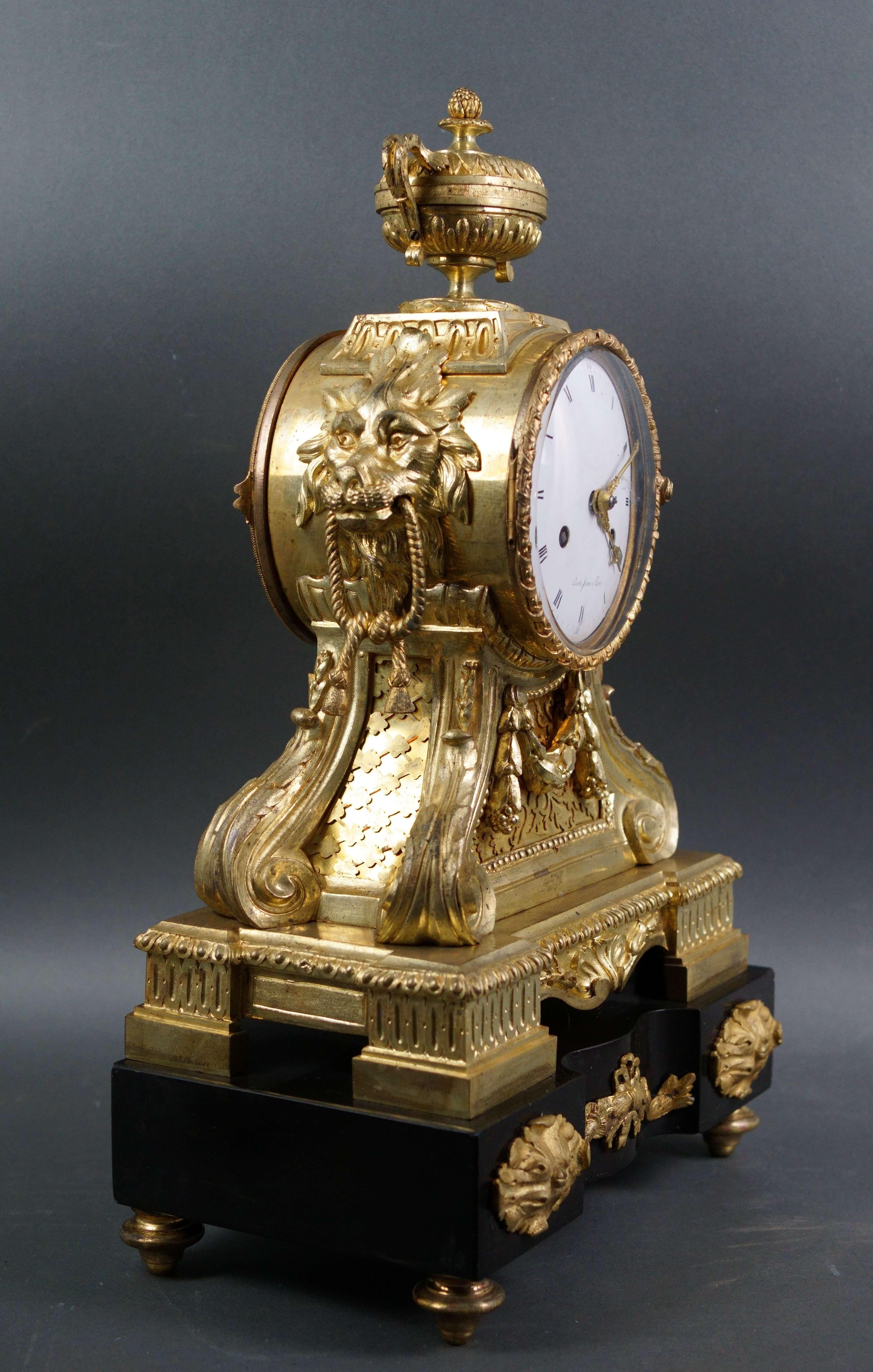 French Grande Orologio Francese Luigi XVI Bronzo Dorato a Ormolu e Marmo nero