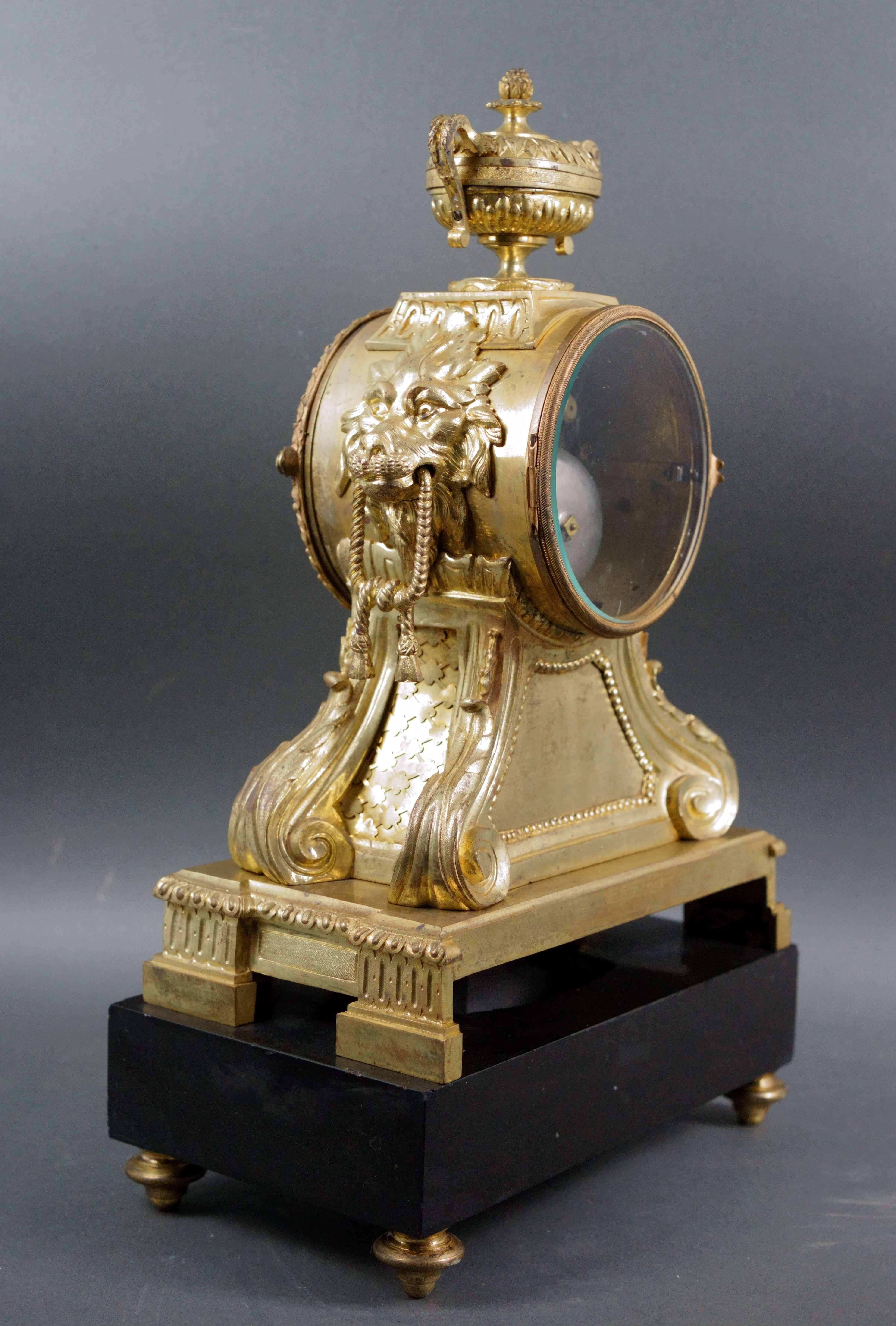 Bronze Grande Orologio Francese Luigi XVI Bronzo Dorato a Ormolu e Marmo nero