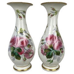 Antique Grande paire de vases en porcelaine à décor de fleurs