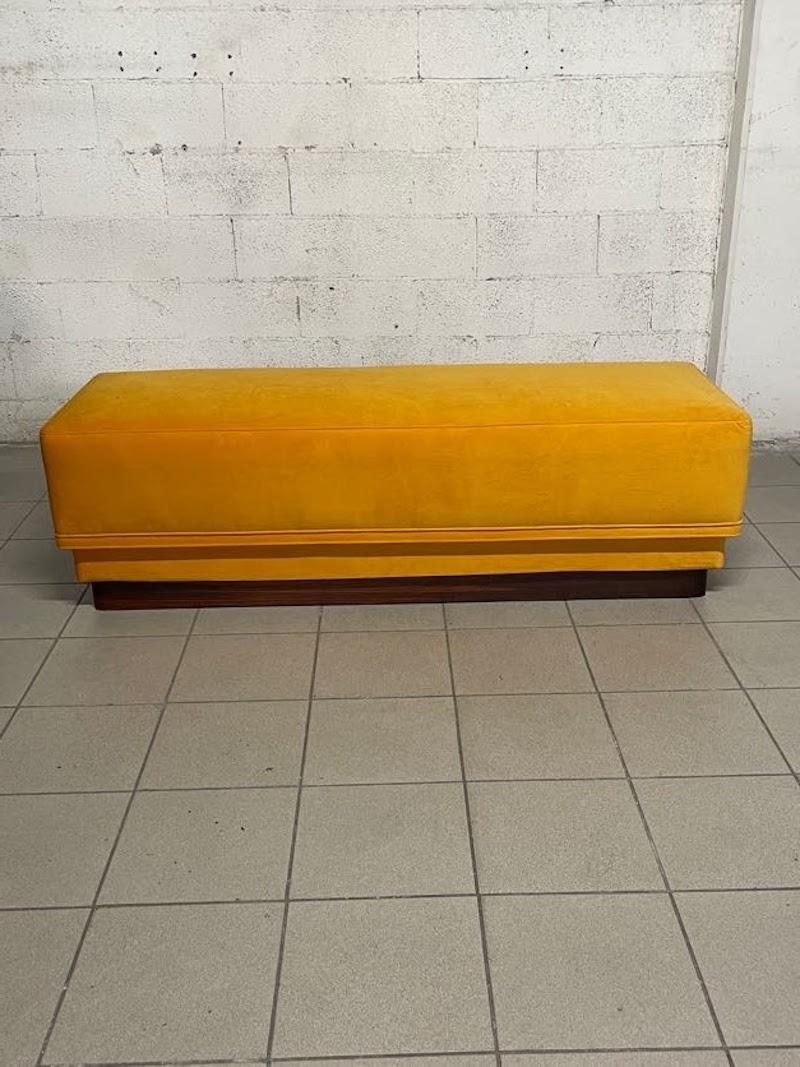 Large Deco bench from the 1940s fully restored.

Important rosewood fascia supporting the entire bench updated with new stain-resistant and washable warm yellow fabric.

