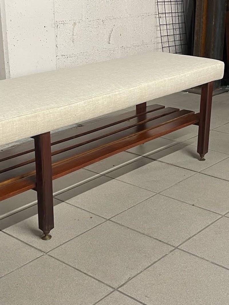 Mid-20th Century Grande panca anni '60 in teak e tessuto in vendita