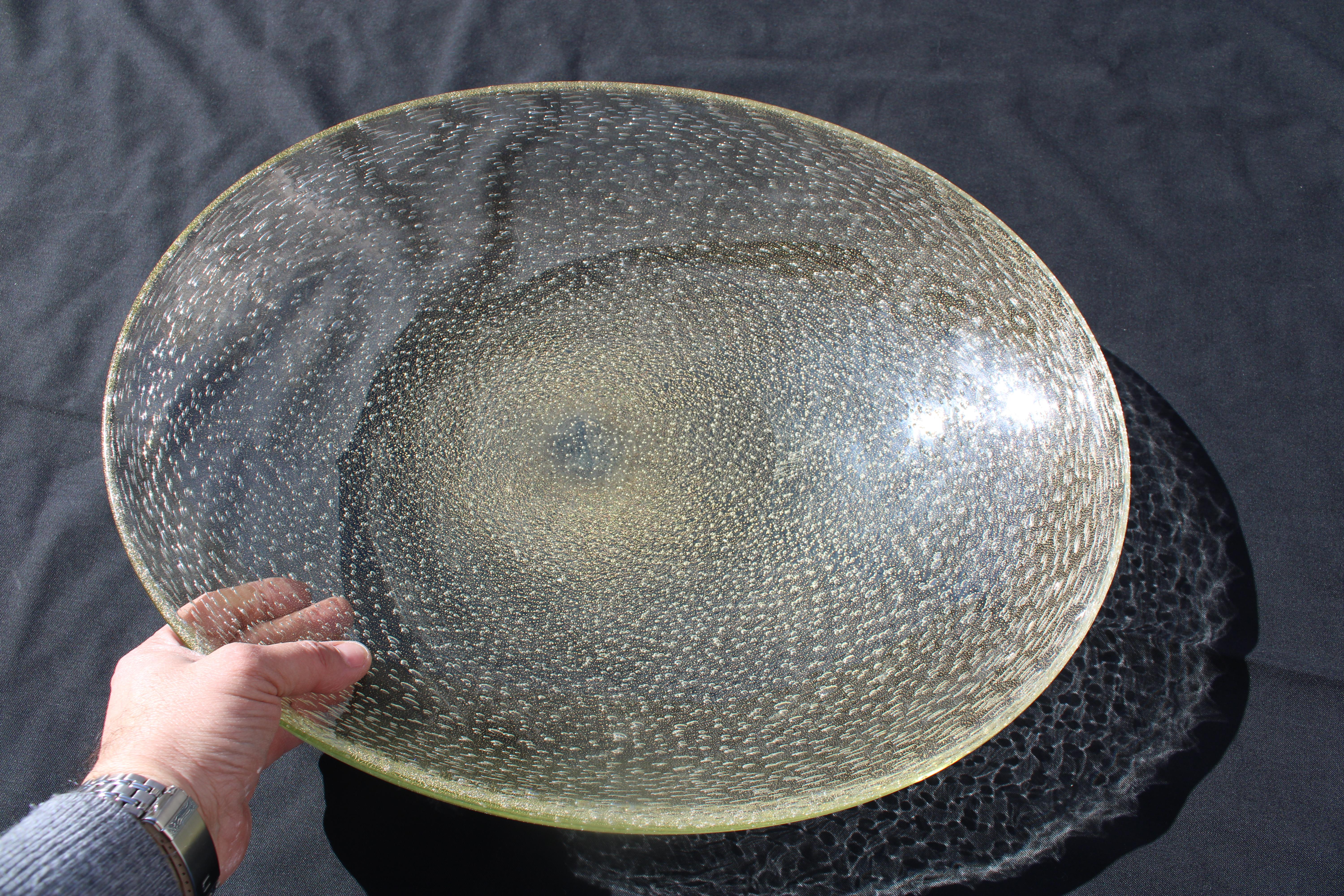 Mid-20th Century Grande Piatto Ovale Concavo Seguso con Bolle e Polvere oro 1950 grande Qualità in vendita