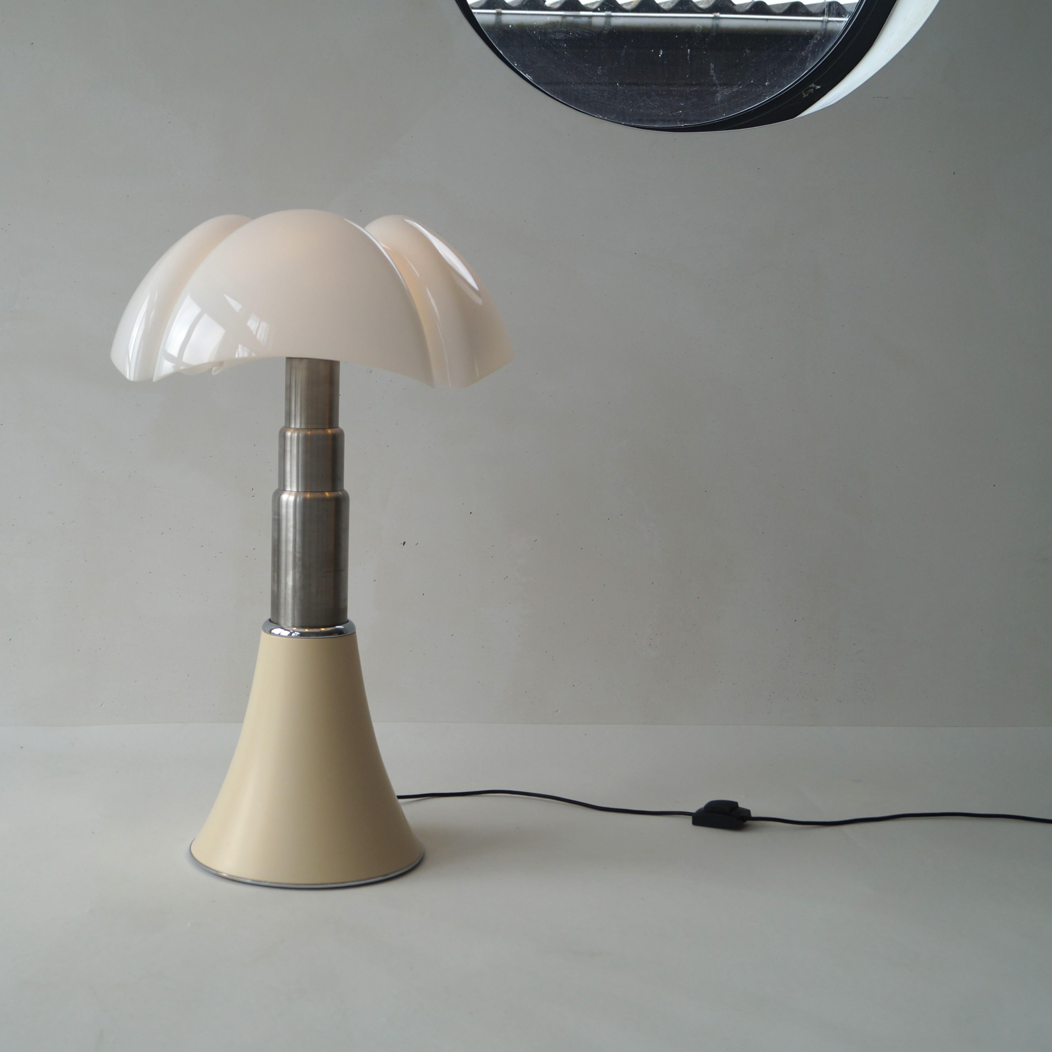 Grande Pipistrello by Gae Aulenti for Martinelli Luce, 1970s In Good Condition In EVERDINGEN, NL