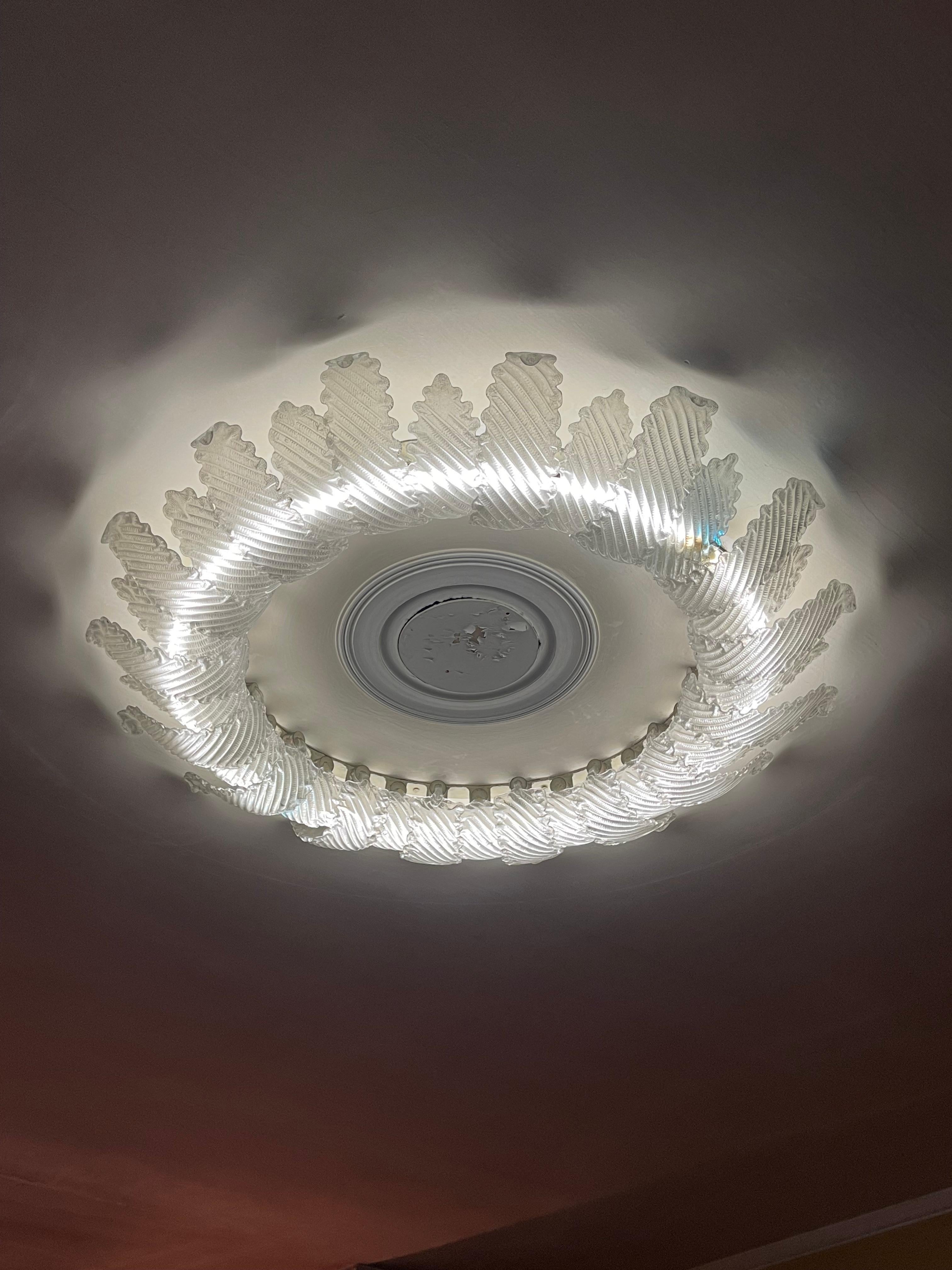 Große kreisförmige Deckenlampe aus blattförmigem Glas von Ercole Barovier - Murano - 40er Jahre  im Angebot 4