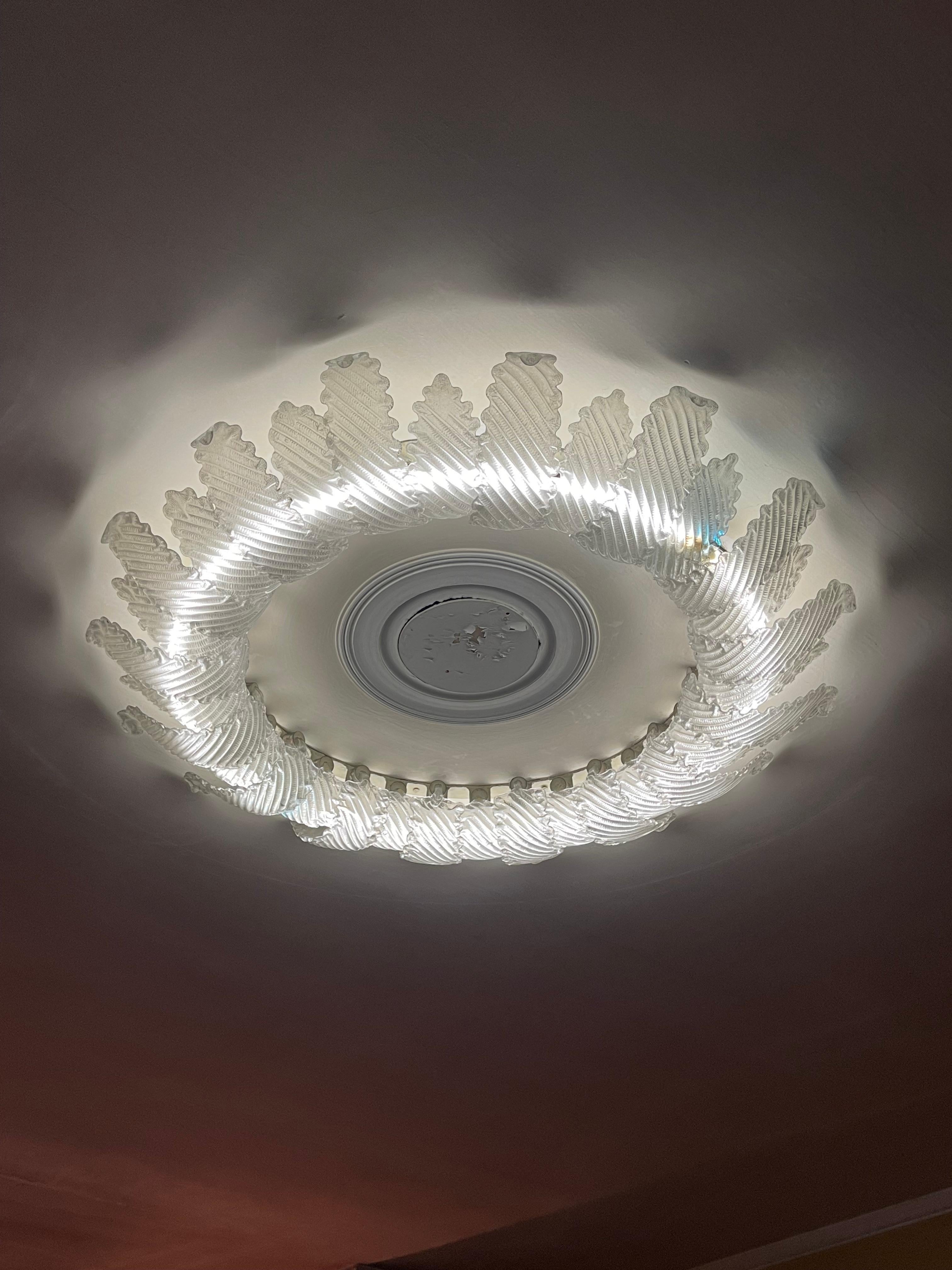 Large Circular Leaf Ceiling Lamp in Glass by Ercole Barovier - Murano - '40s For Sale 4