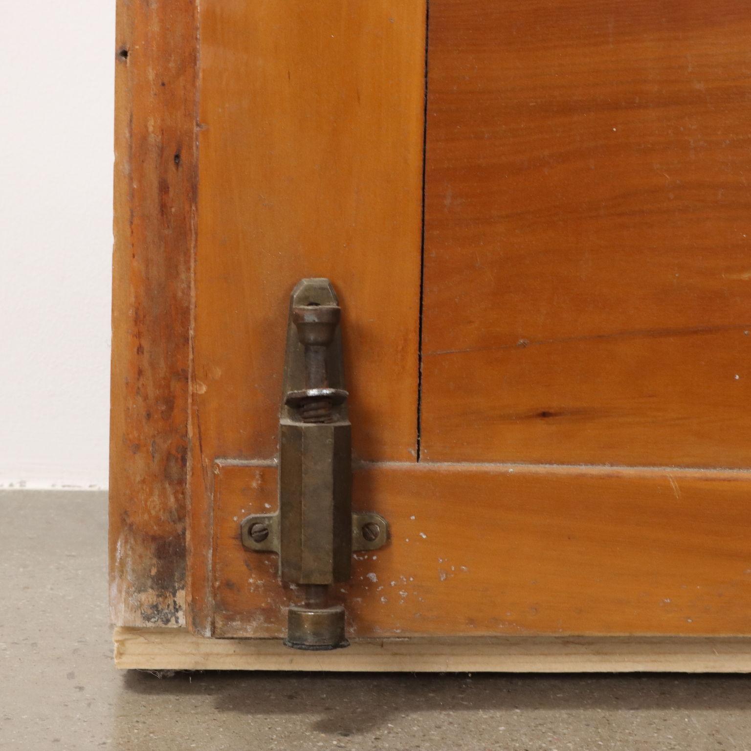 Hêtre Grande porte des années 50 en vente