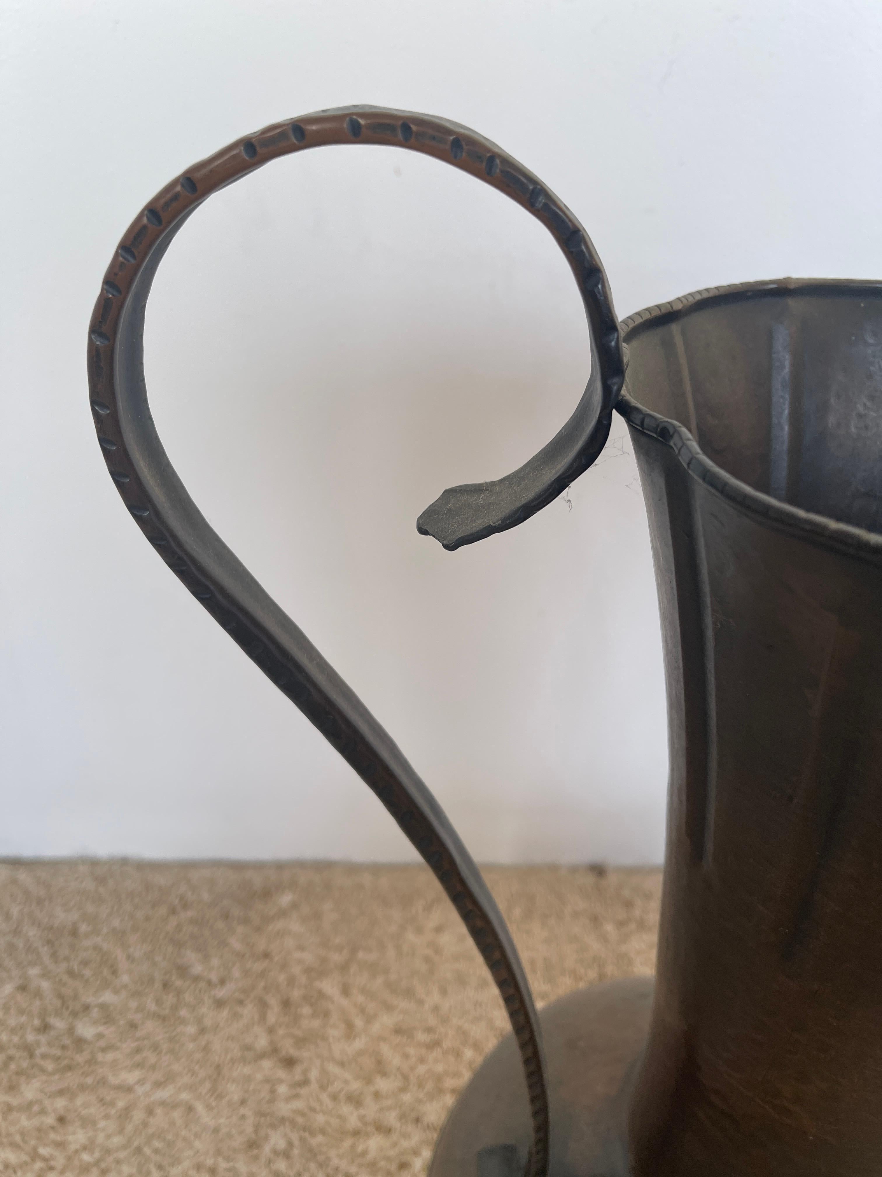 Art nouveau Grand porte-parapluie italien en cuivre des années 1940 en vente