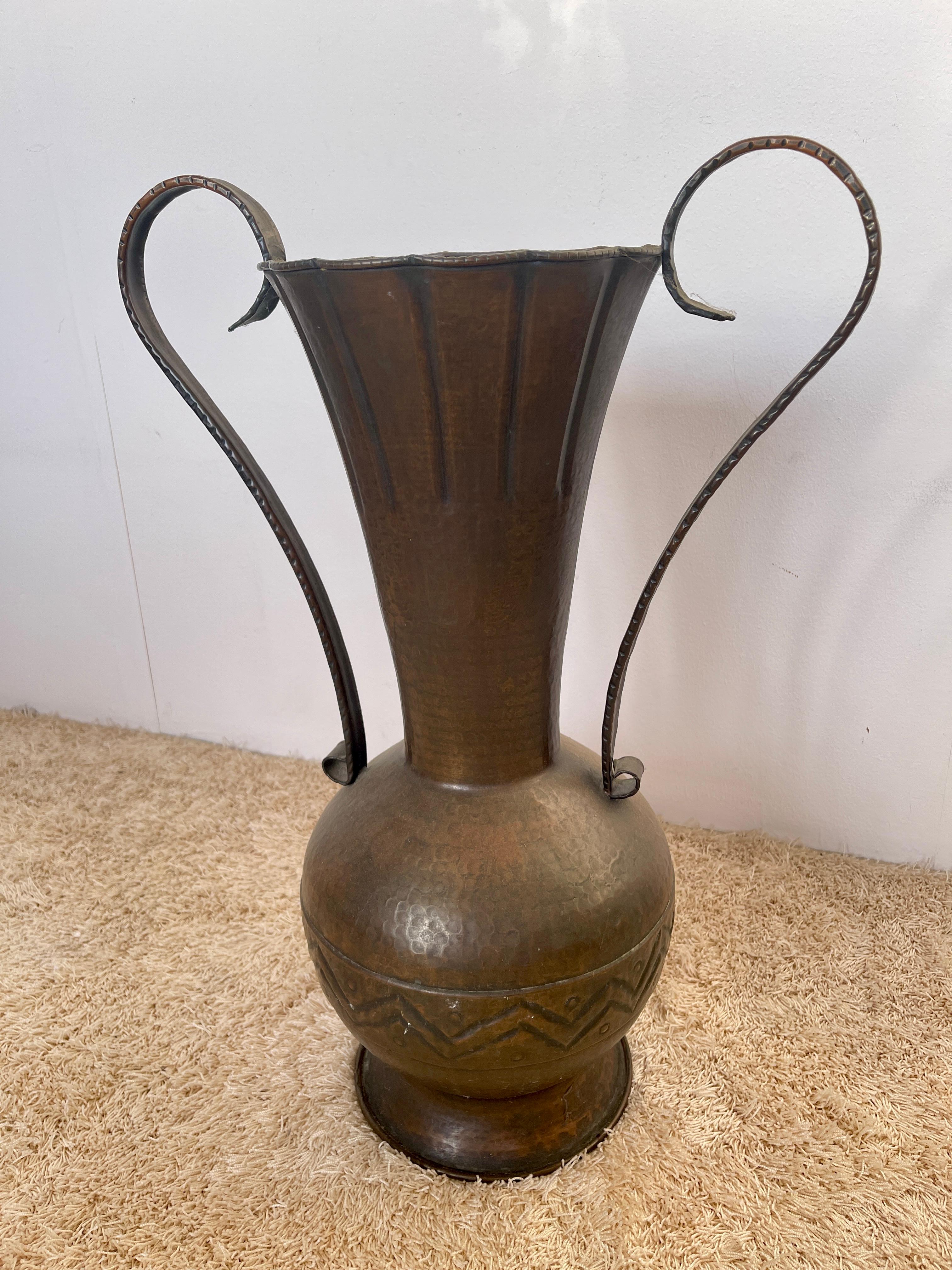 20th Century Grand porte-parapluie italien en cuivre des années 1940 en vente