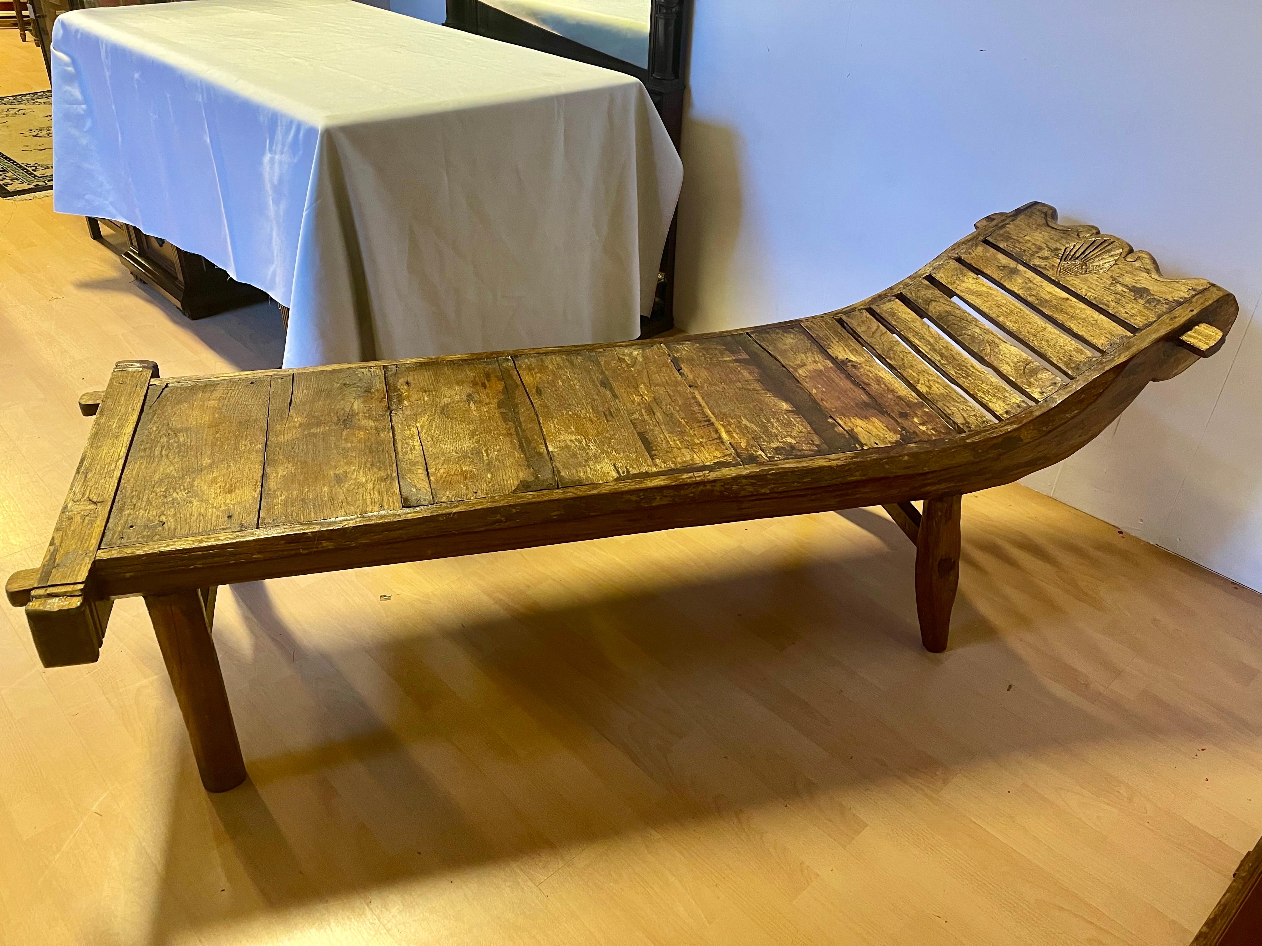 Grande sedia lunga italiana in legno, stile brutalista anni '40
