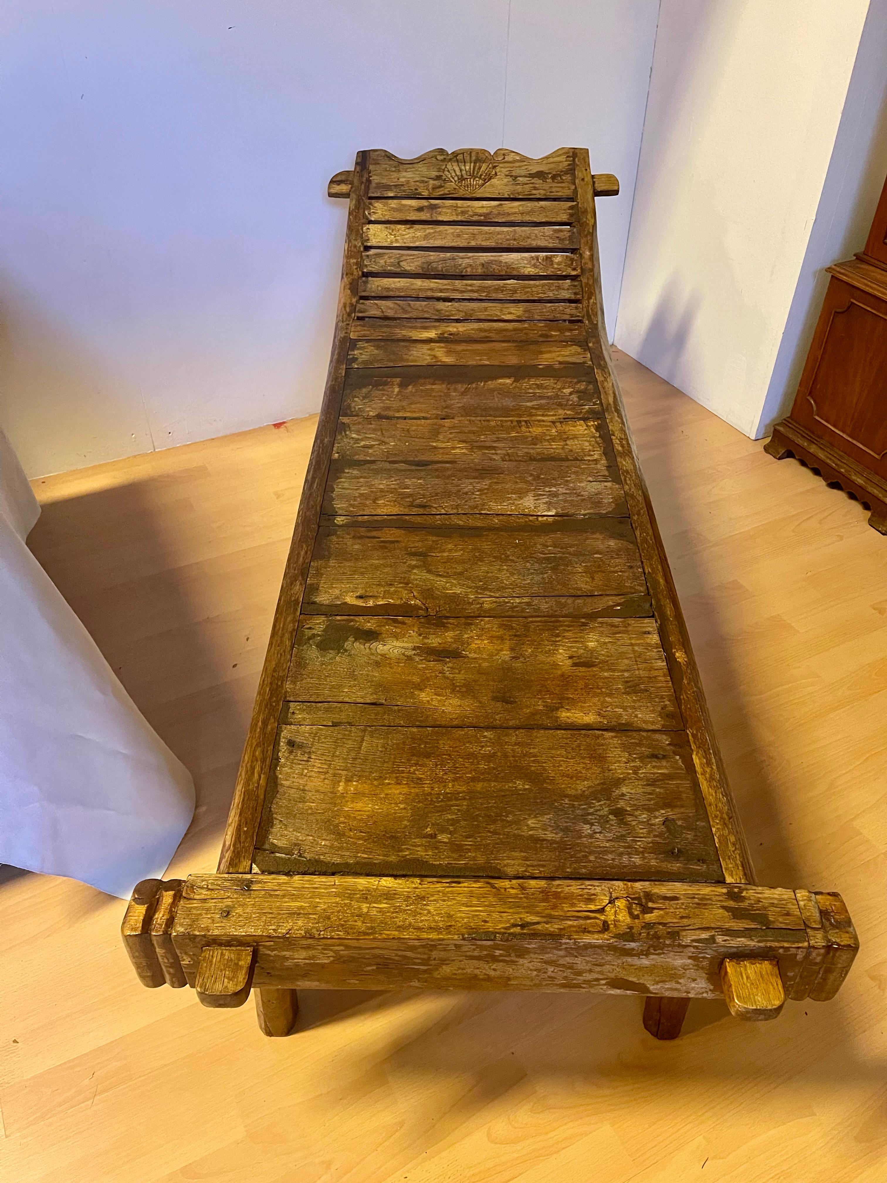 Grande sedia lunga italiana in legno, stile brutalista anni '40 (Sonstiges) im Angebot