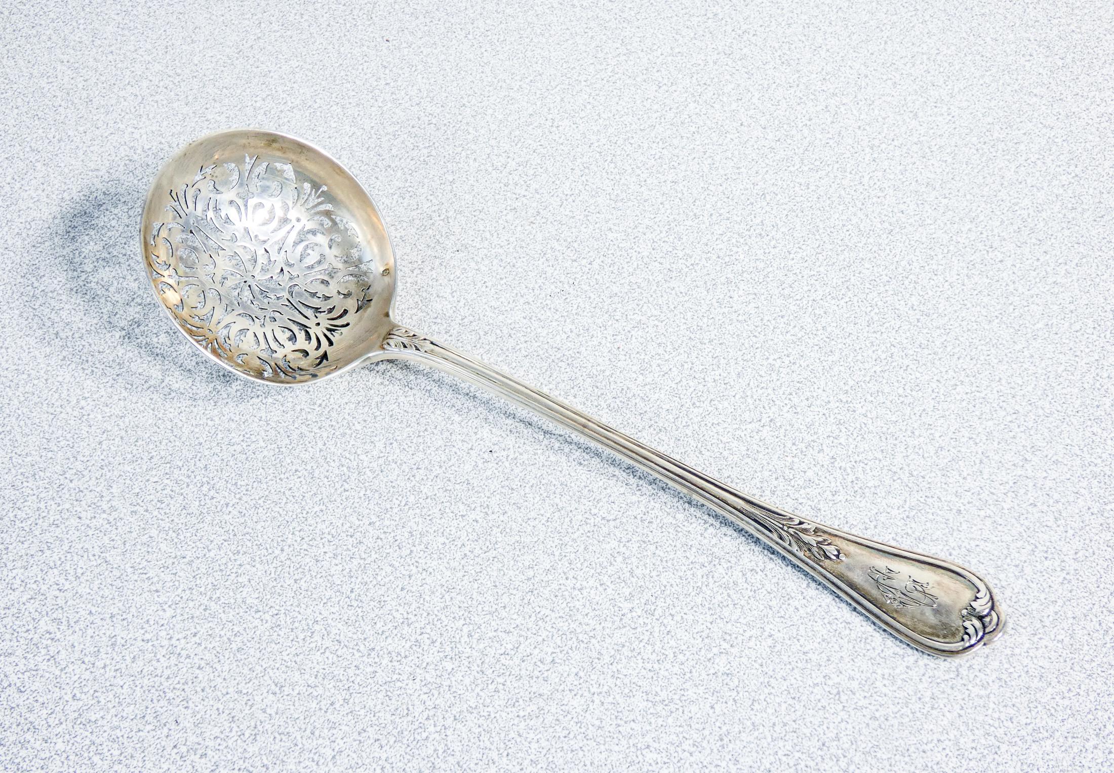 Large HENRI SOUFFLOT flatware service in 800 silver. 93 pcs. Late Nineteenth Century For Sale 6