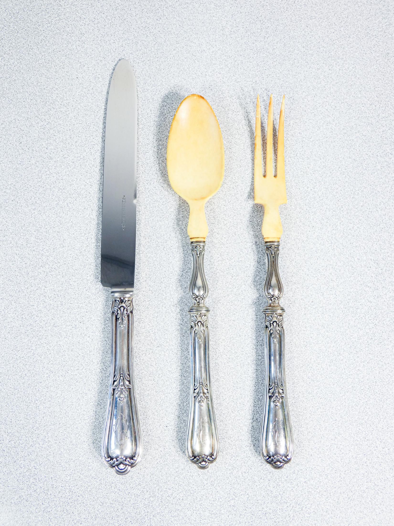 Large HENRI SOUFFLOT flatware service in 800 silver. 93 pcs. Late Nineteenth Century For Sale 2