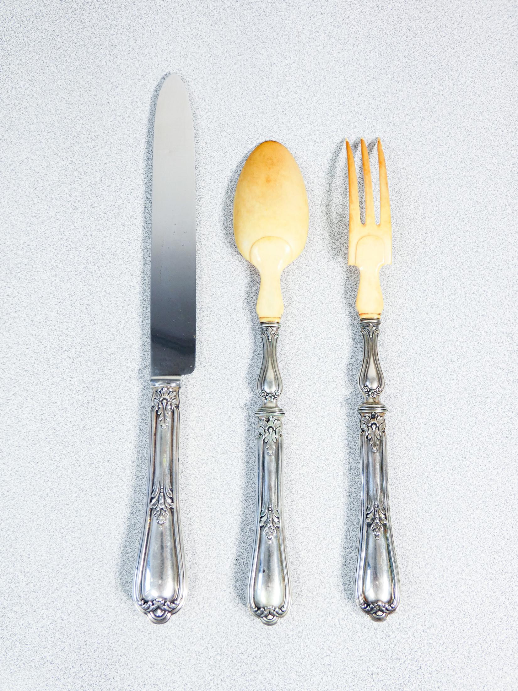 Large HENRI SOUFFLOT flatware service in 800 silver. 93 pcs. Late Nineteenth Century For Sale 3