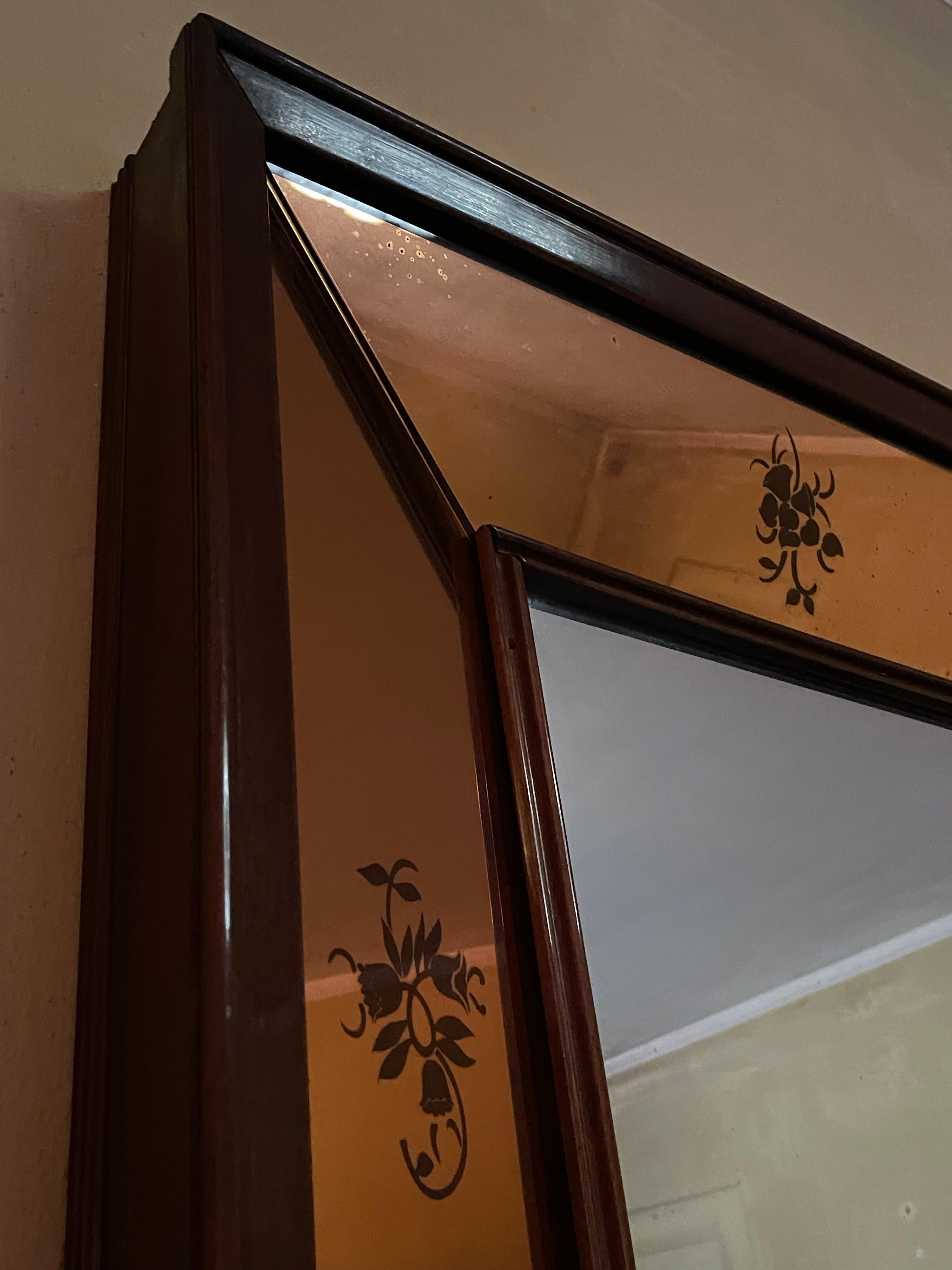 Large Mirror with Console in the style of Osvaldo Borsani - Italy - 1950s For Sale 5