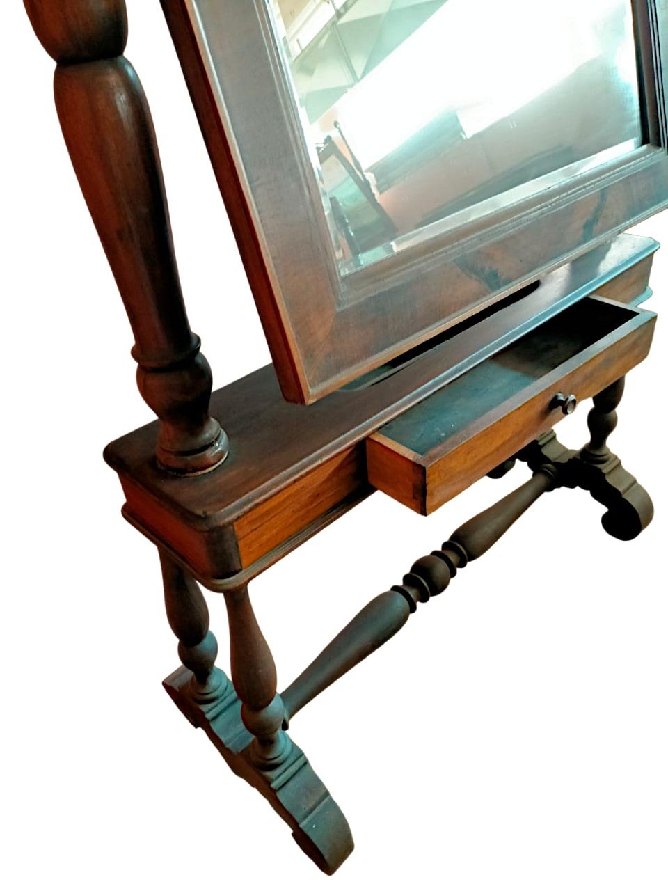 Grande specchiera d' epoca Luigi Filippo di metà 1800 con torniture in noce In condizioni buone in vendita a Cesena, FC