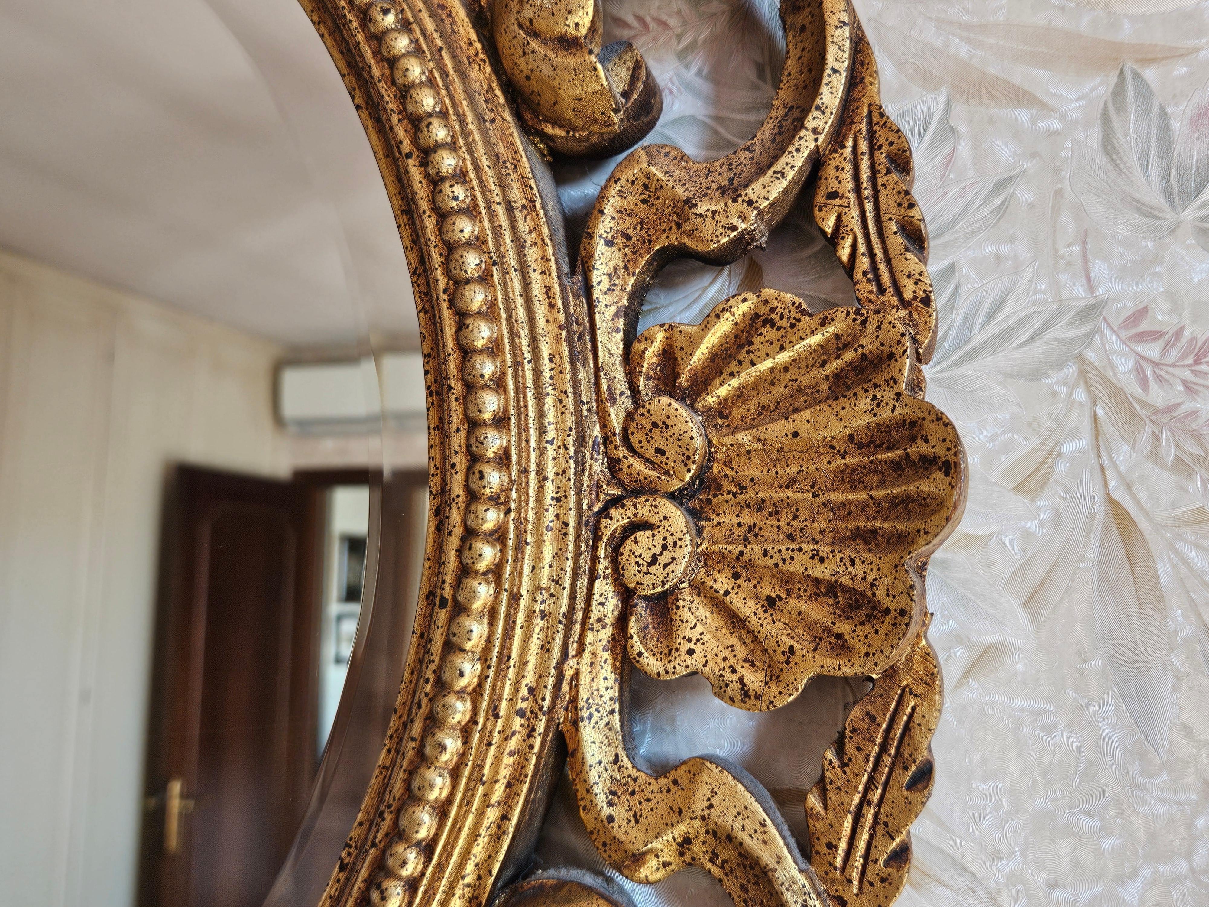 Large gilded wooden mirror from the 1950s For Sale 3
