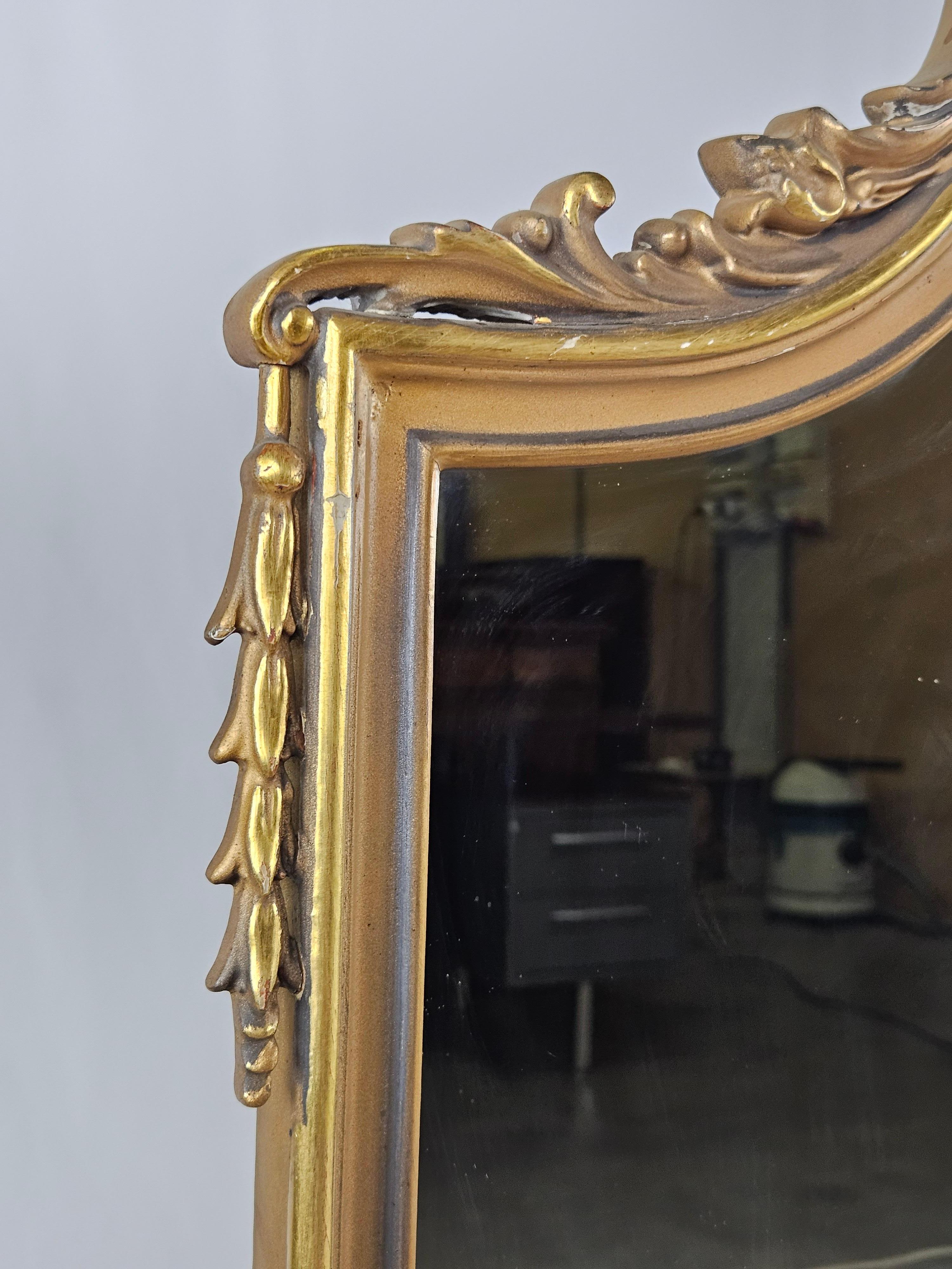 Grande specchiera in legno dorato anni '60 For Sale 12